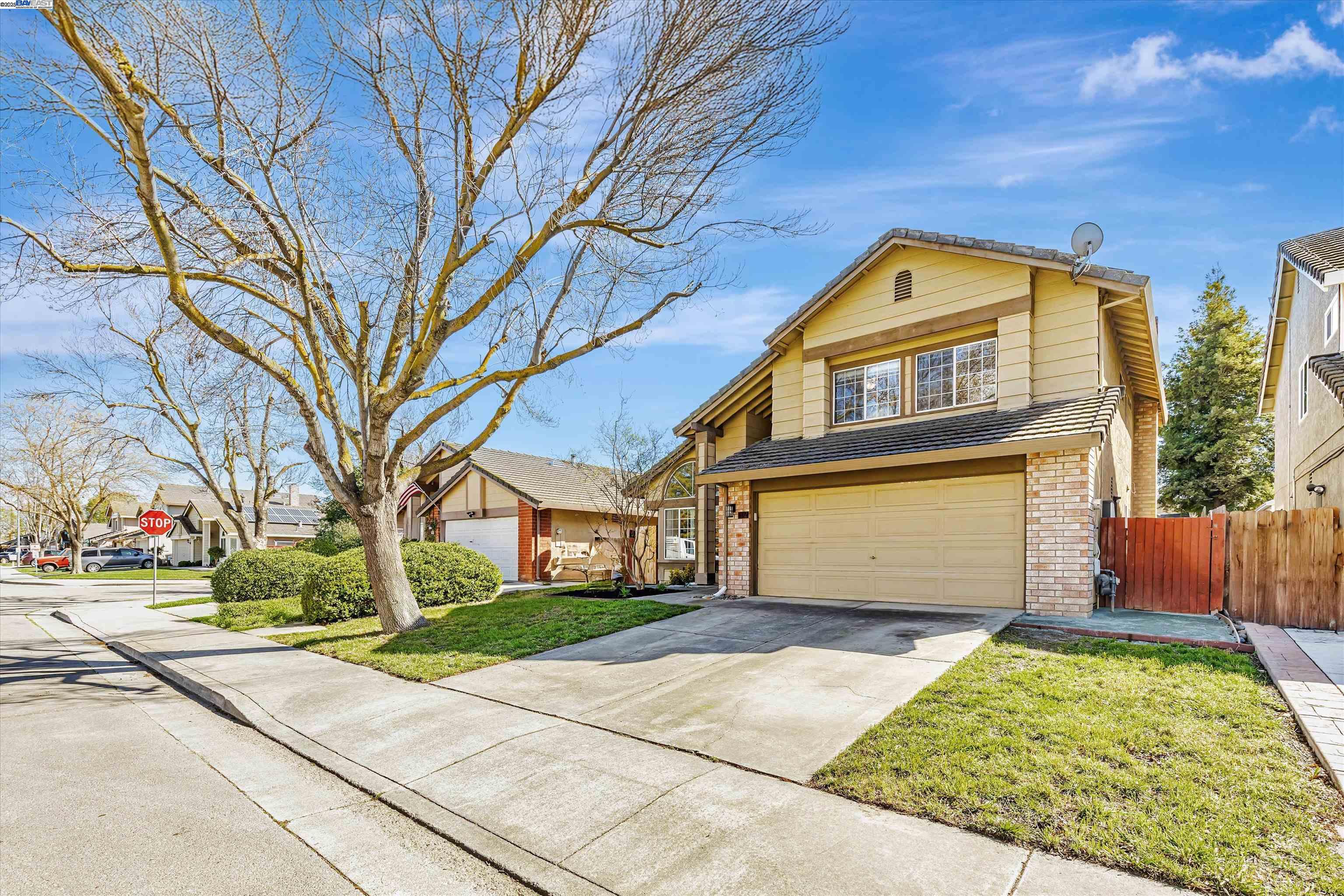 112 Machado Ct