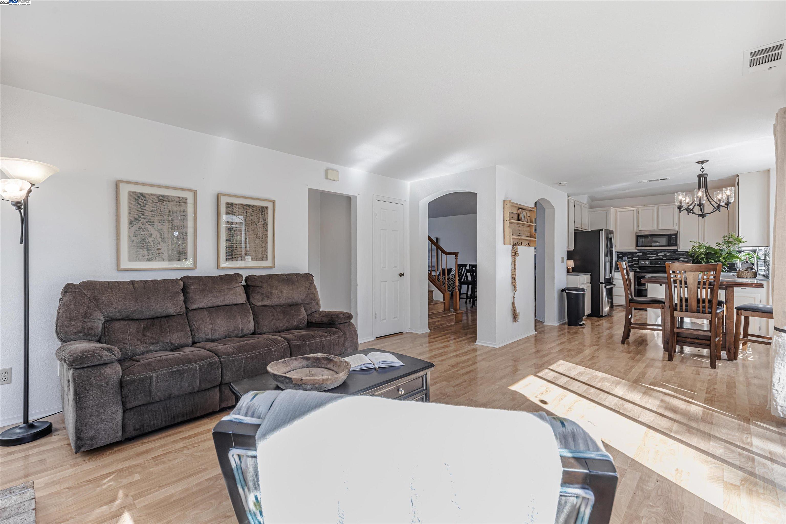 112 Machado Ct