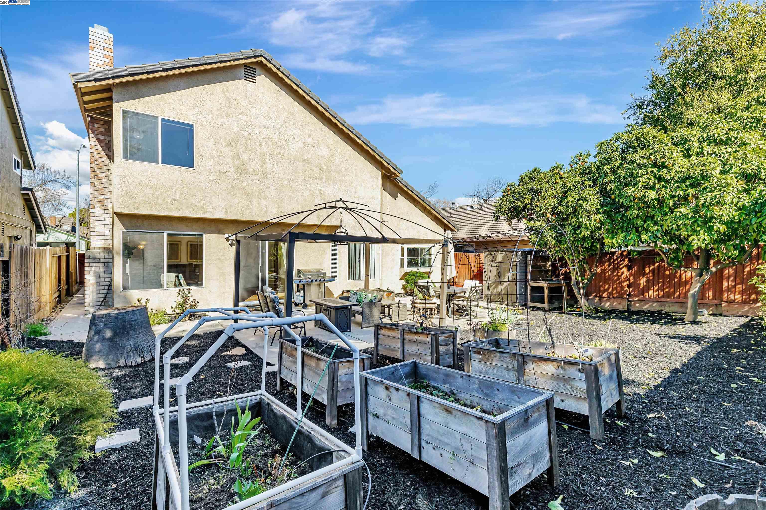 112 Machado Ct