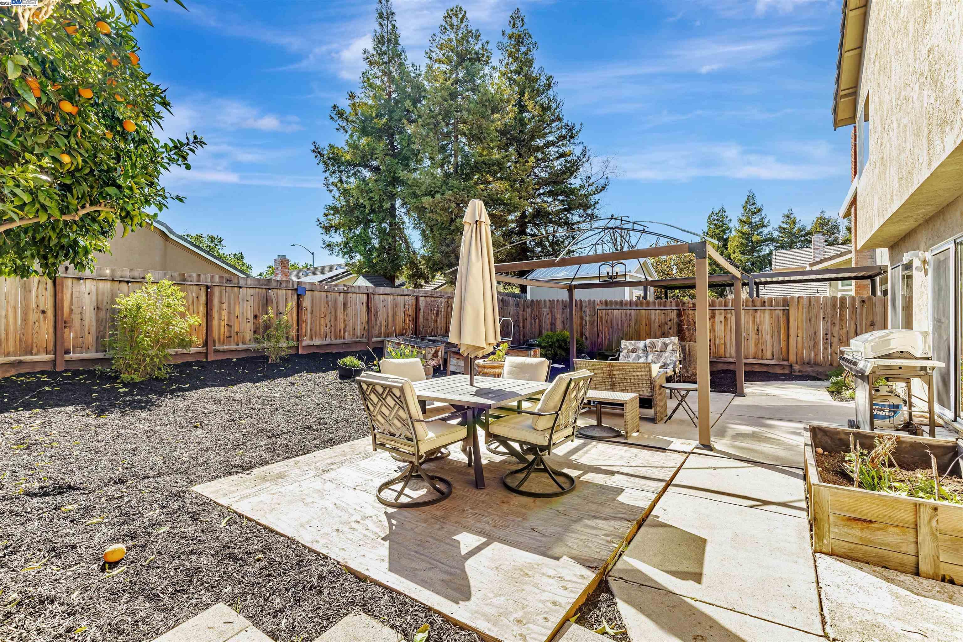 112 Machado Ct