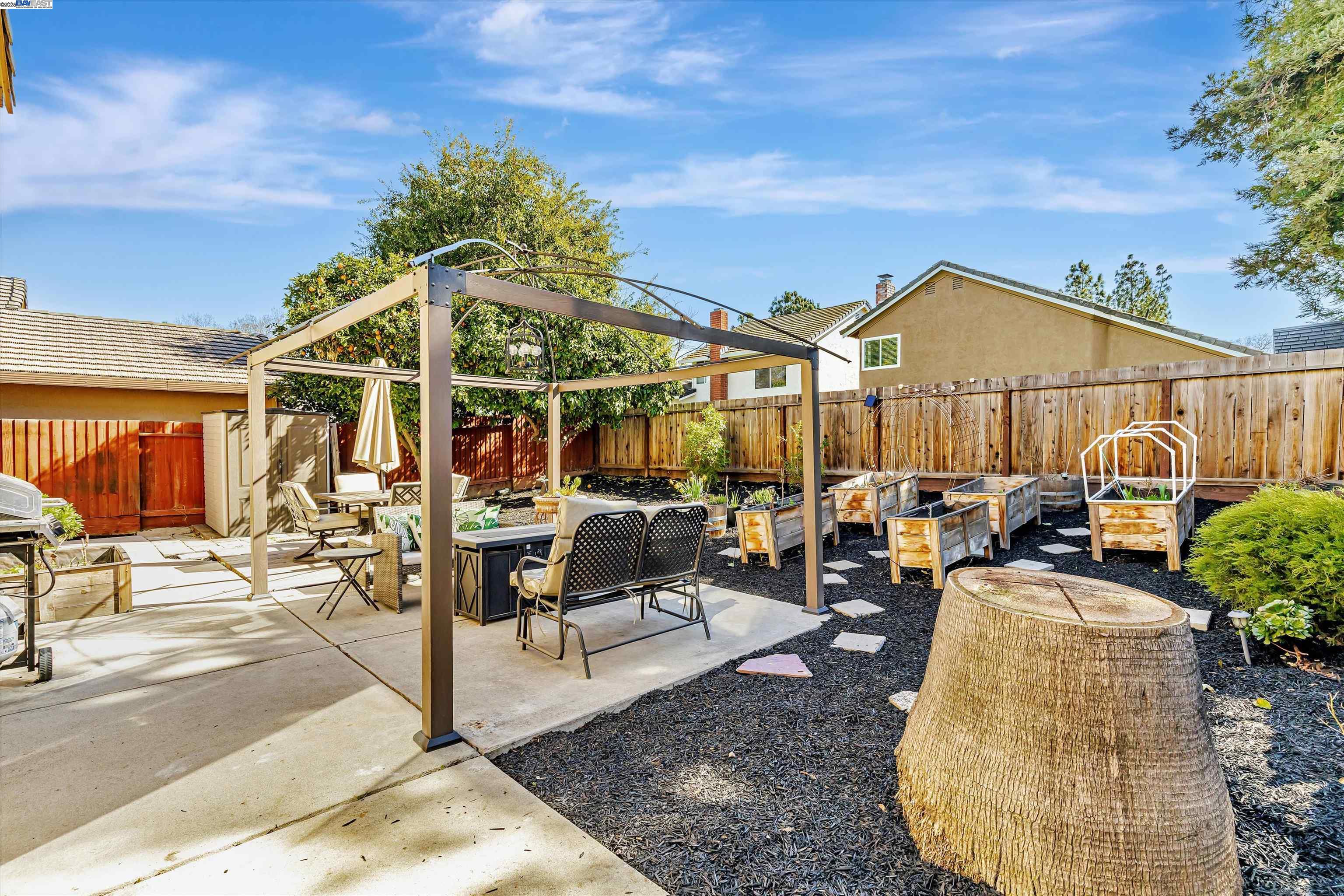 112 Machado Ct