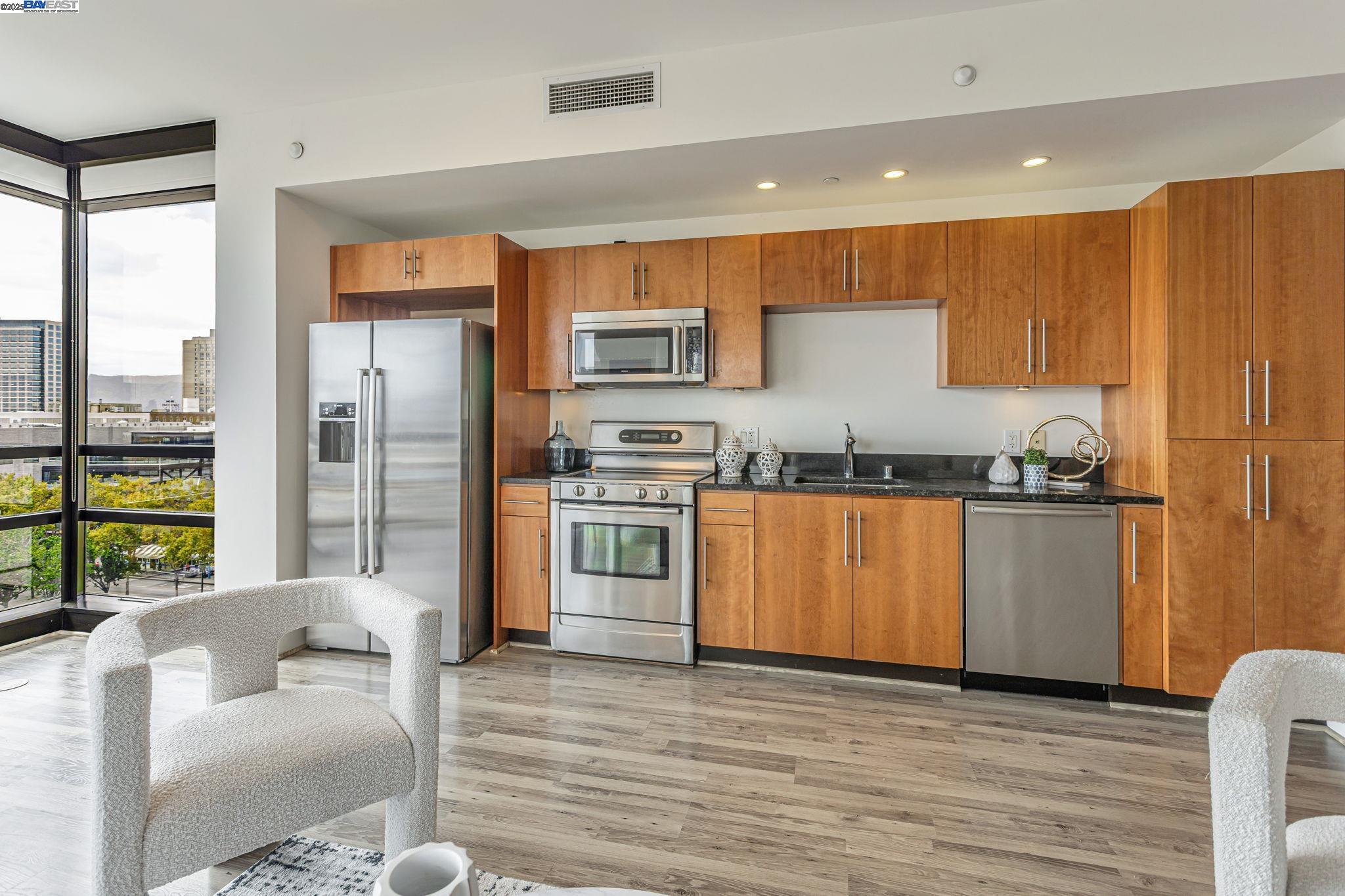 88 E San Fernando St # 804