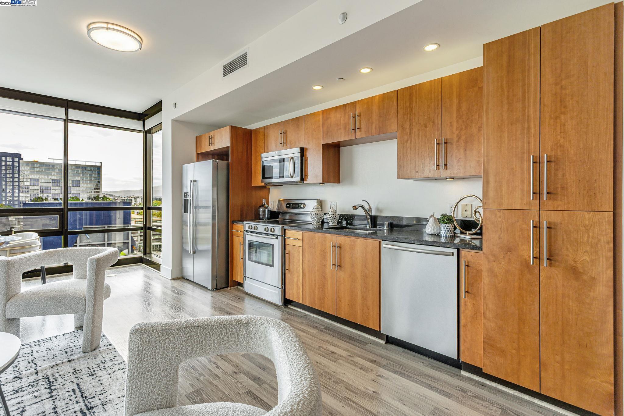 88 E San Fernando St # 804