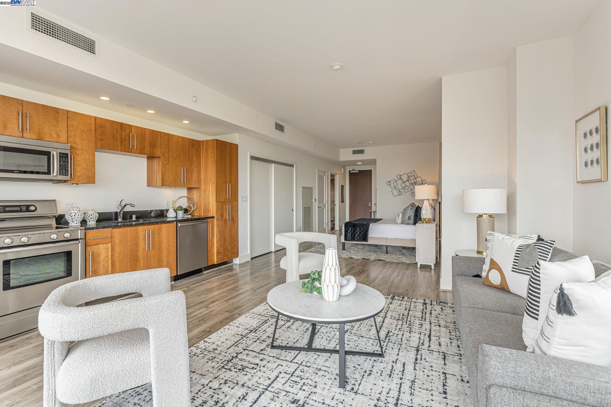 88 E San Fernando St # 804