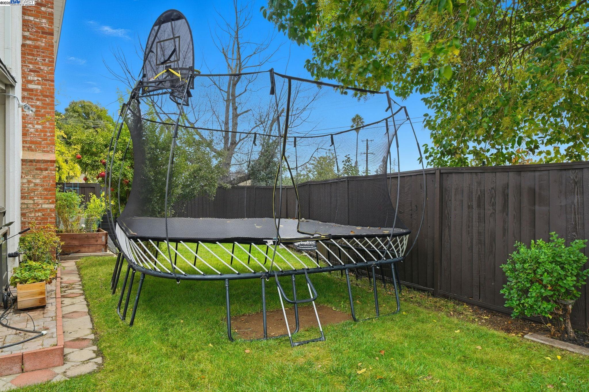 393 Lloyd St, Livermore