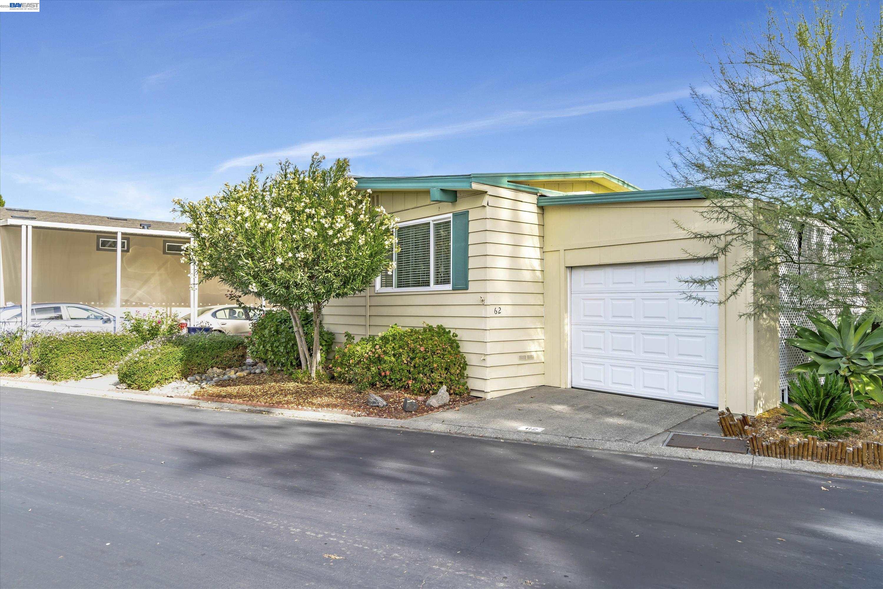 3263 Vineyard Ave # 62