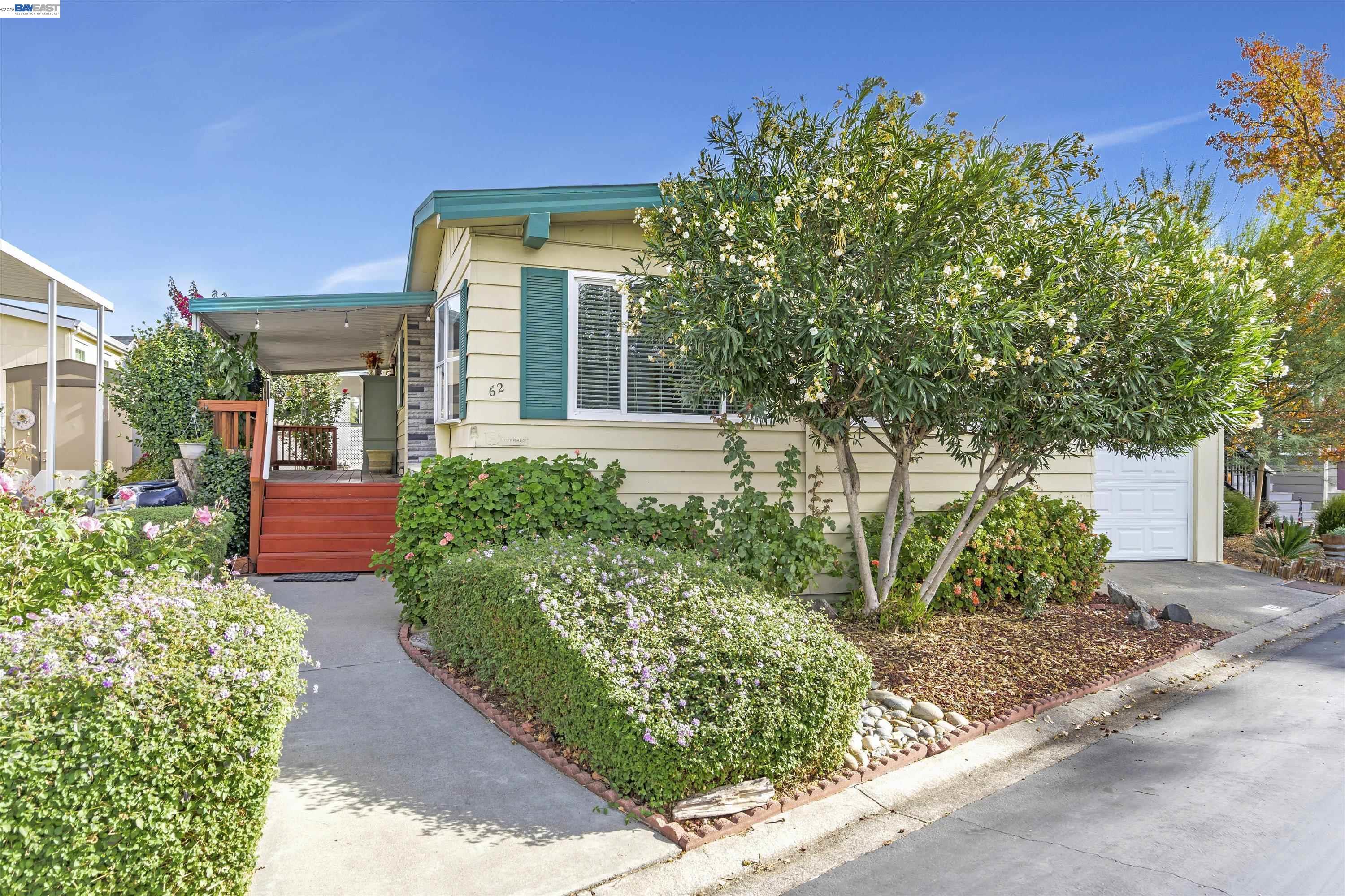 3263 Vineyard Ave # 62