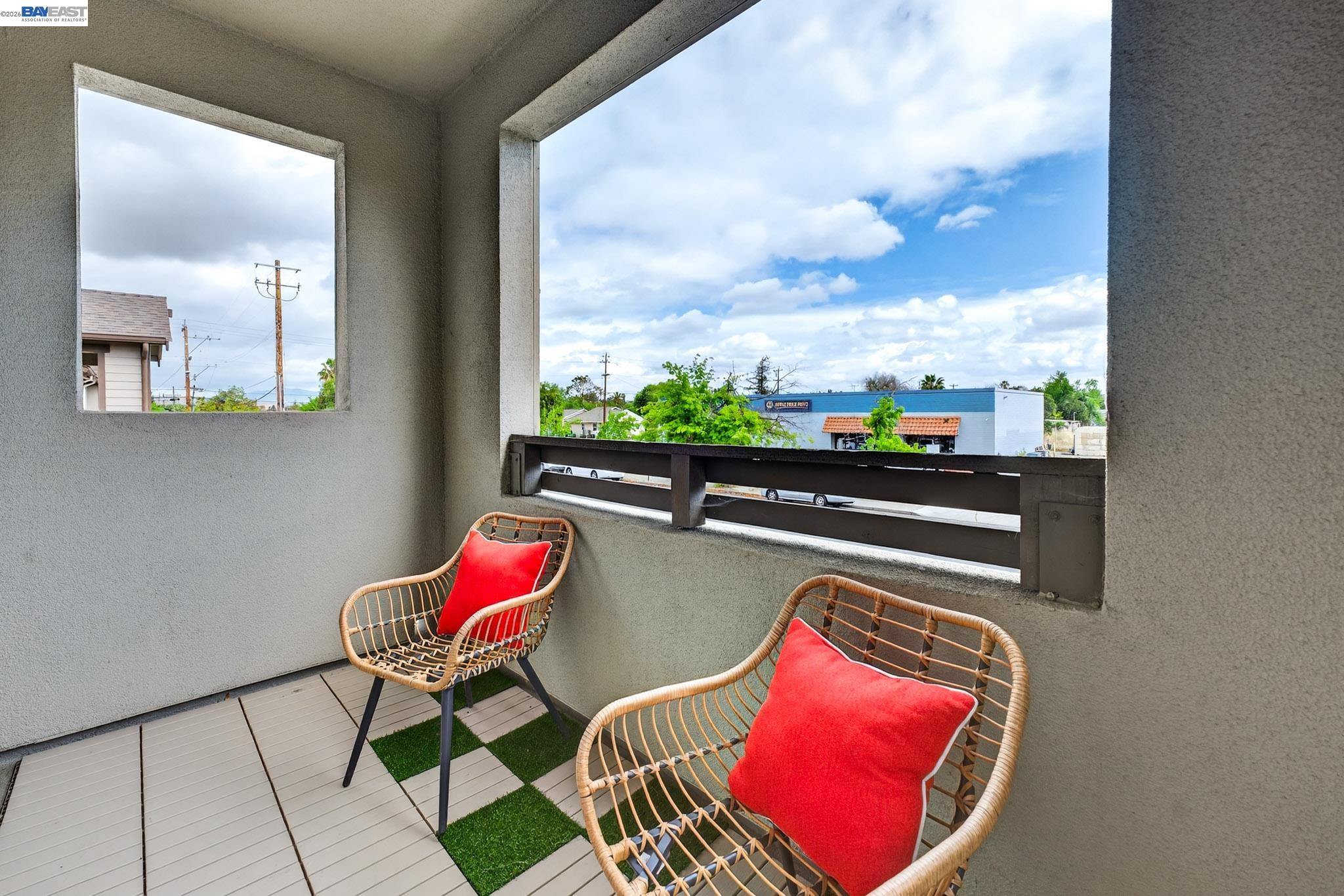 241 N N St