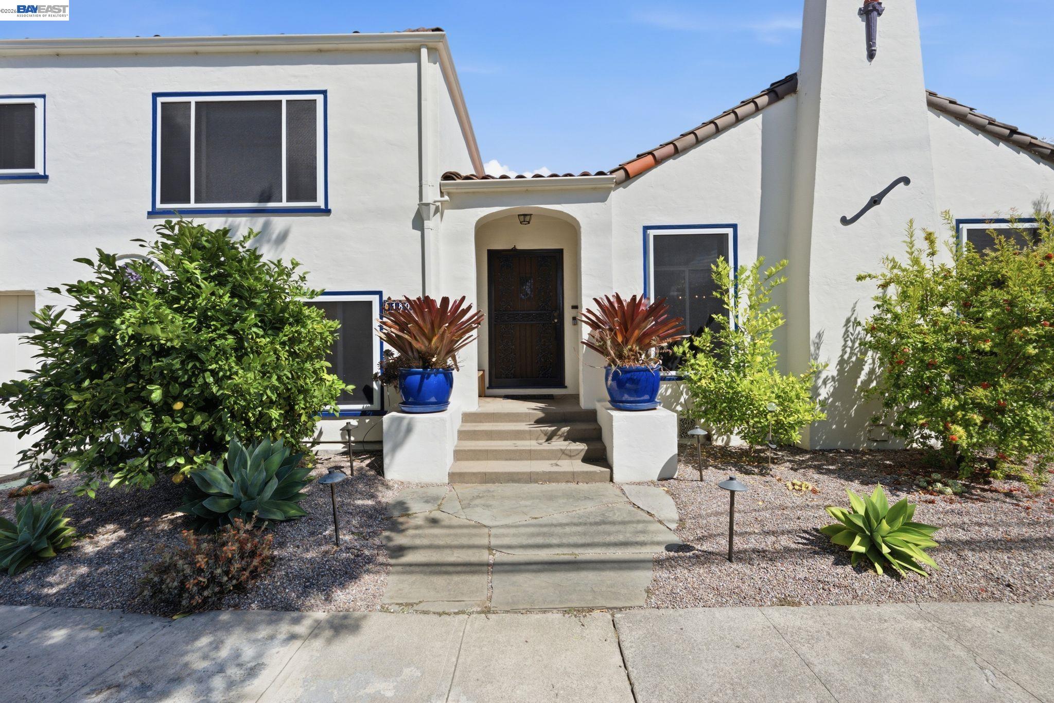 1800 Versailles Ave