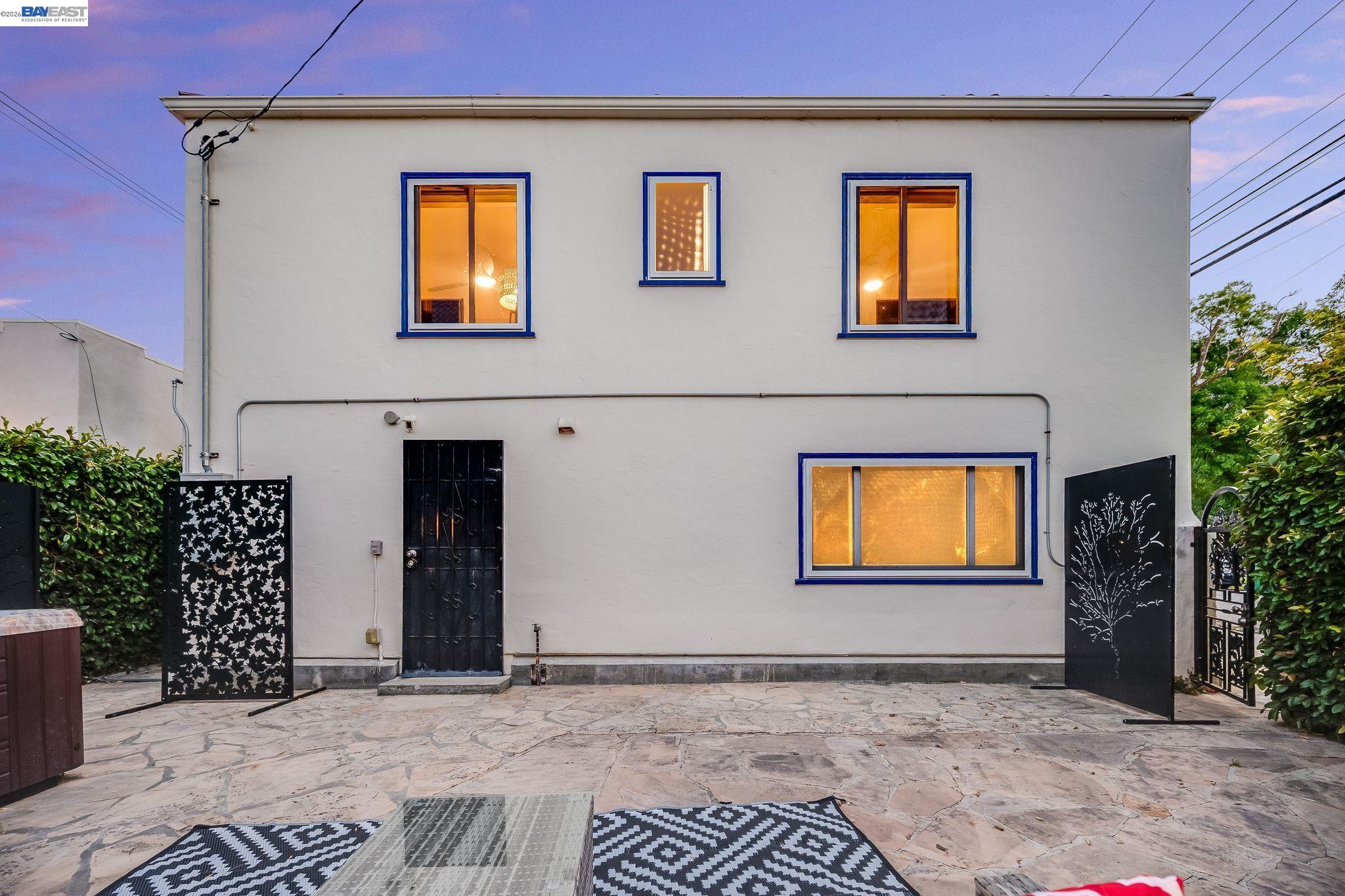 1800 Versailles Ave