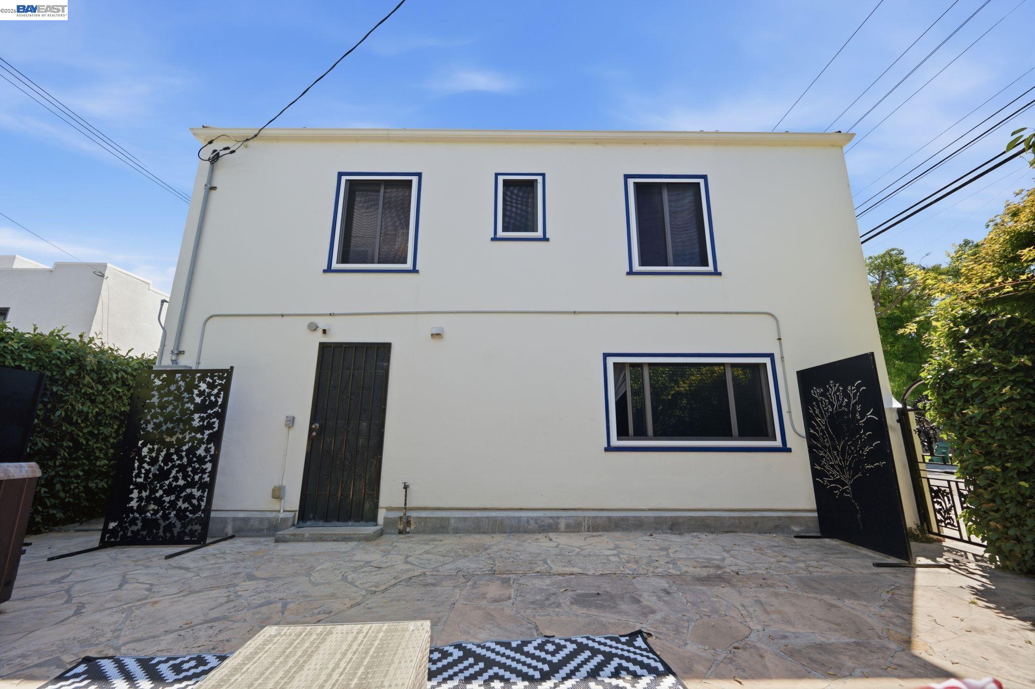 1800 Versailles Ave