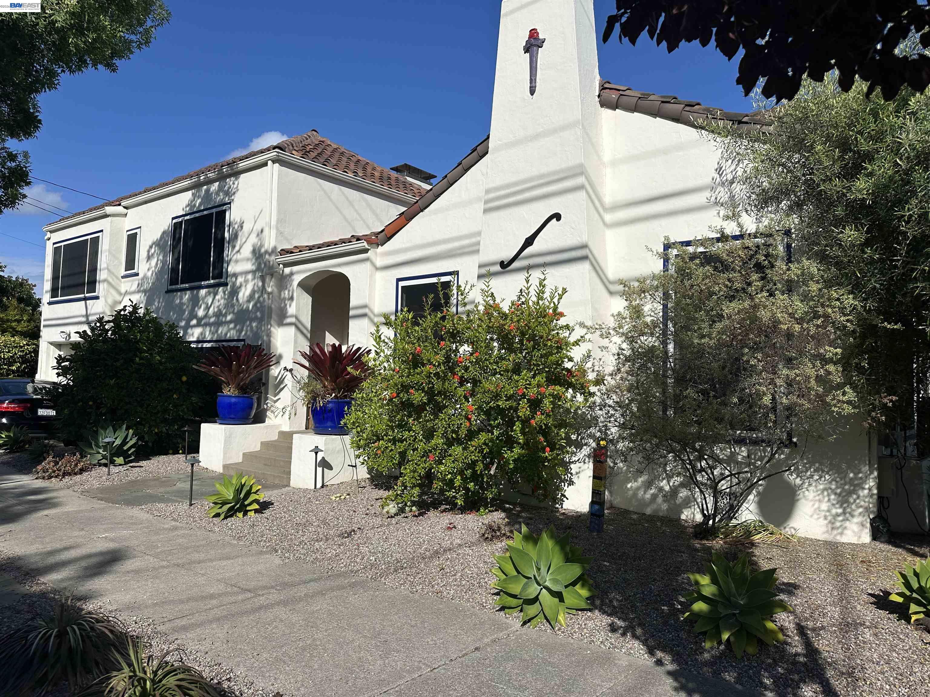 1800 Versailles Ave