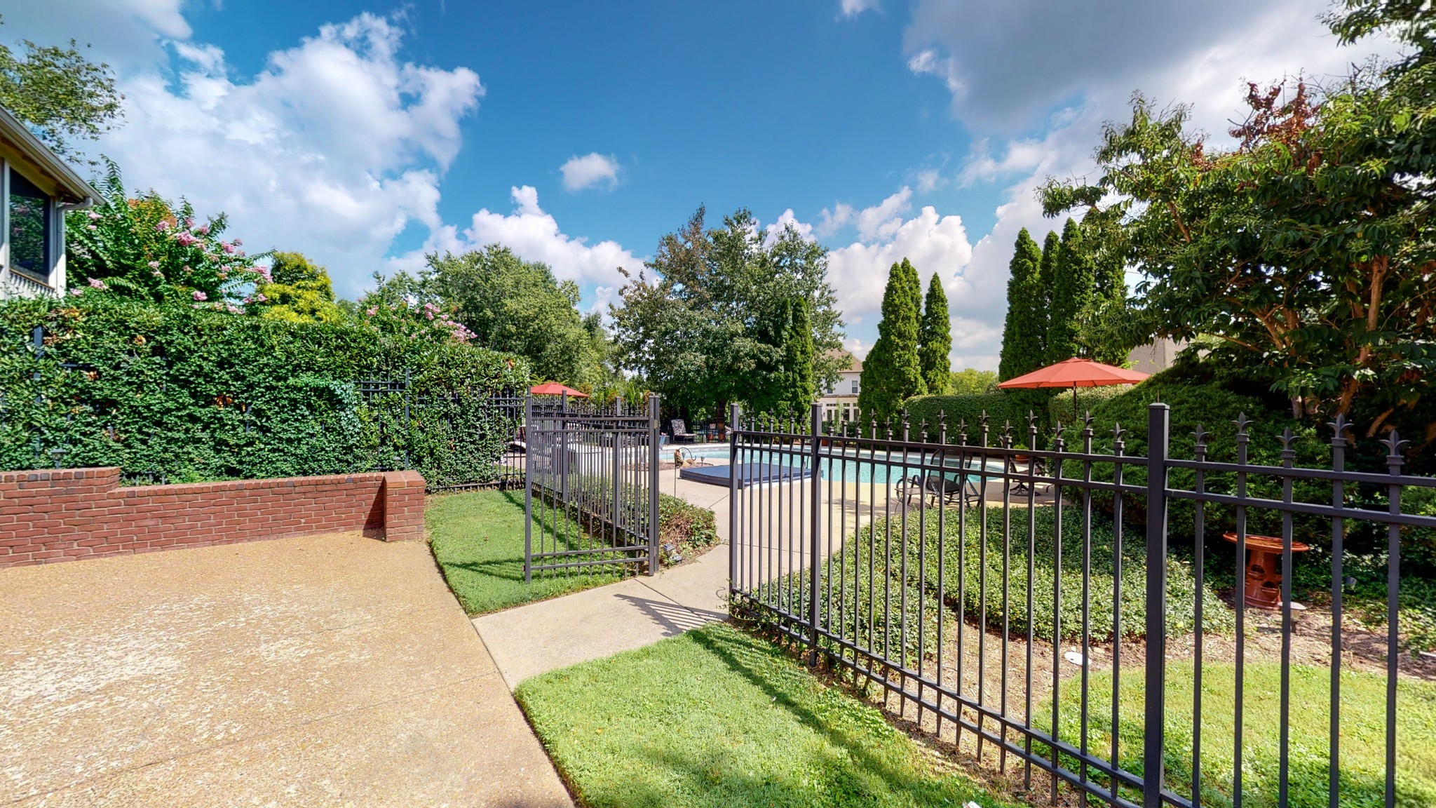 902 Briarwood Crst