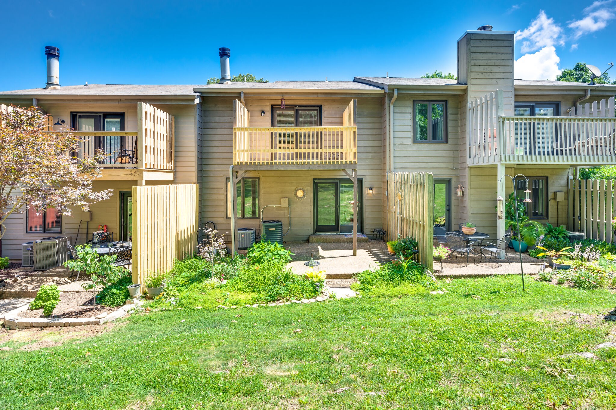 677 Harpeth Trace Dr