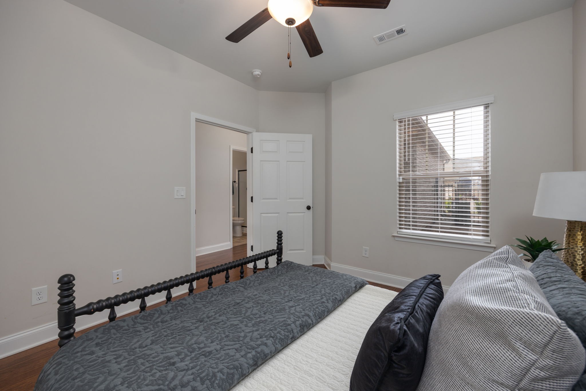 807 Arbon Vale Dr