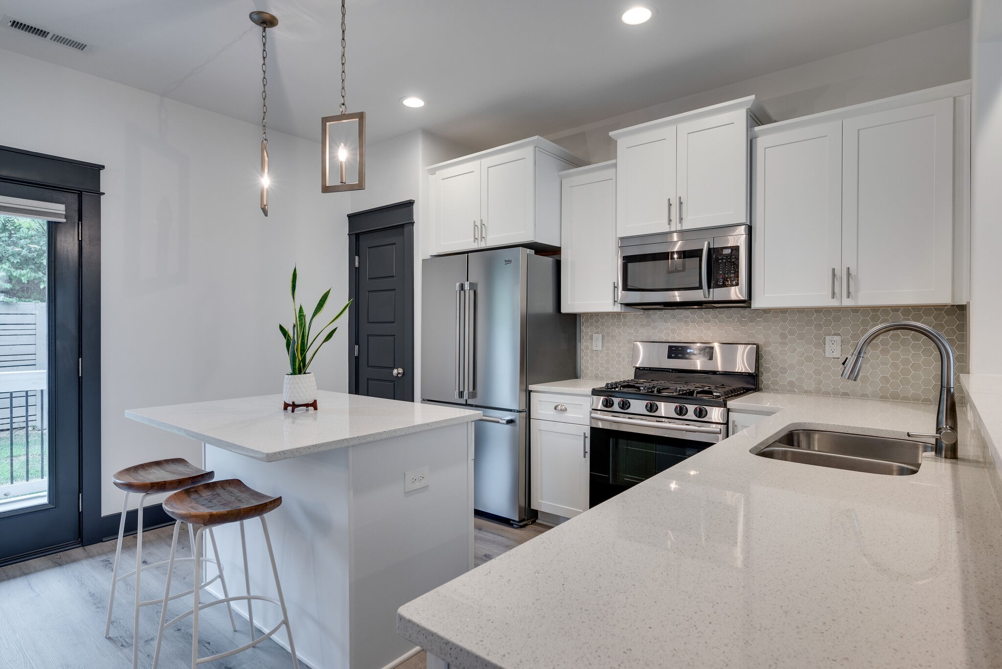 7019 Westside Cir