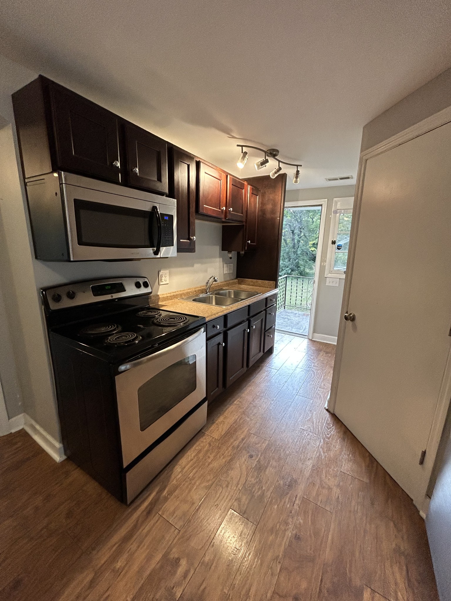 2213 29th Ave, S Unit: B