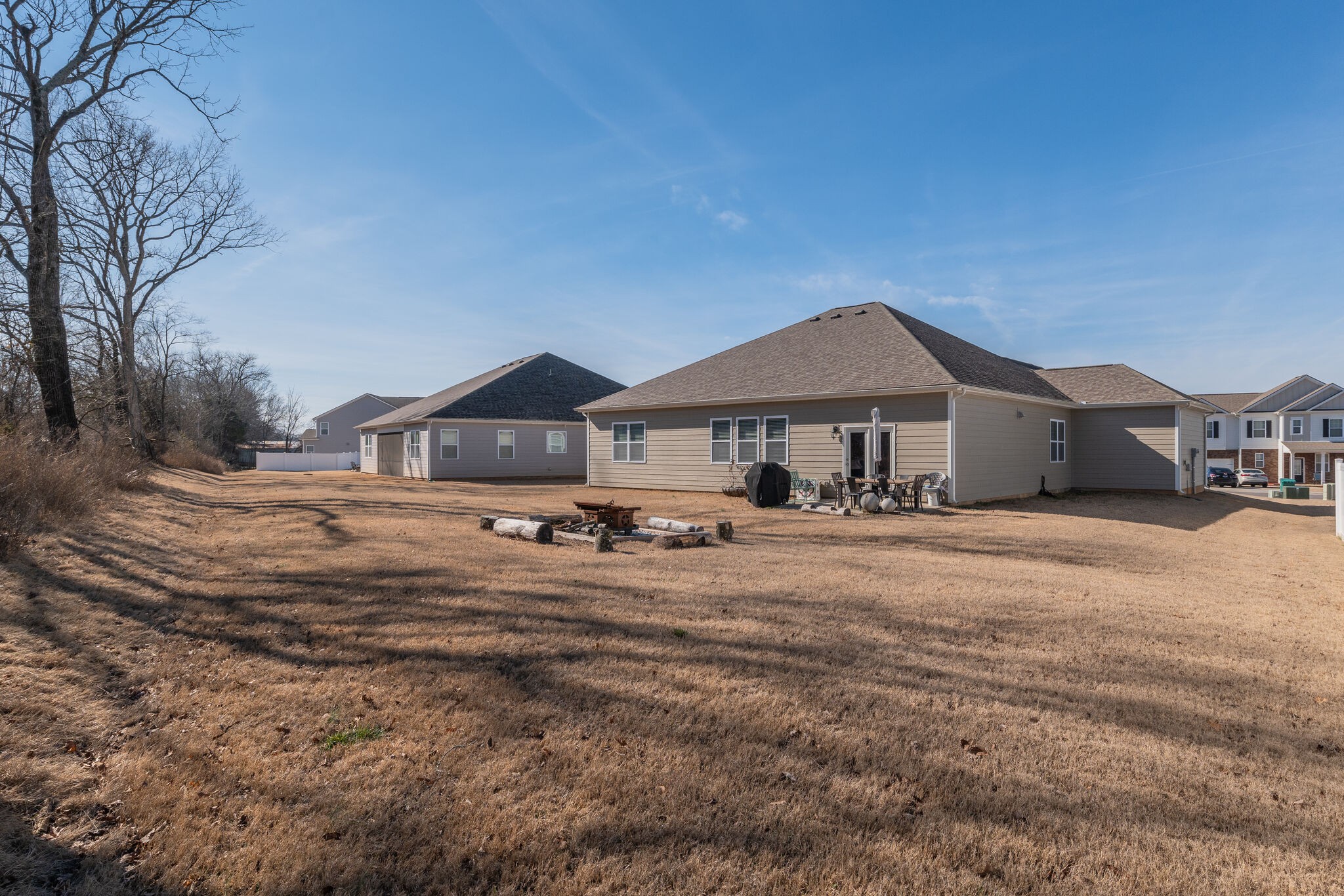 1027 Altavista Ln
