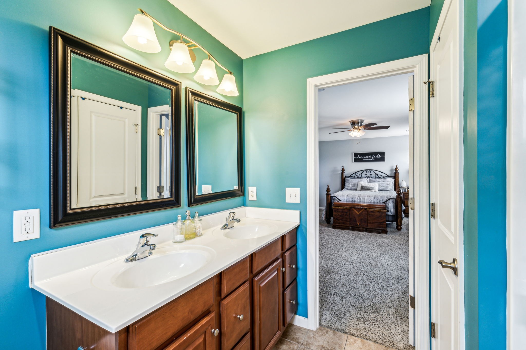 1308 Scarcroft Ln