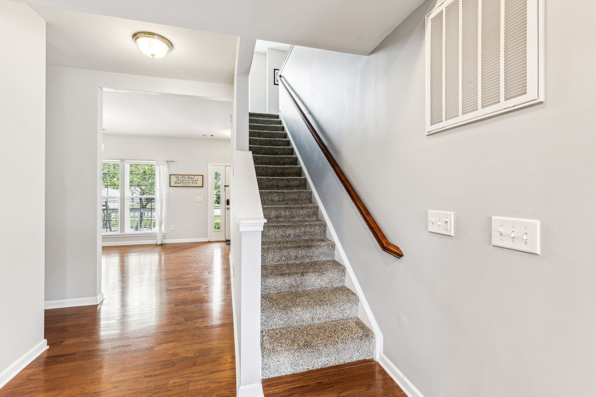 1308 Scarcroft Ln