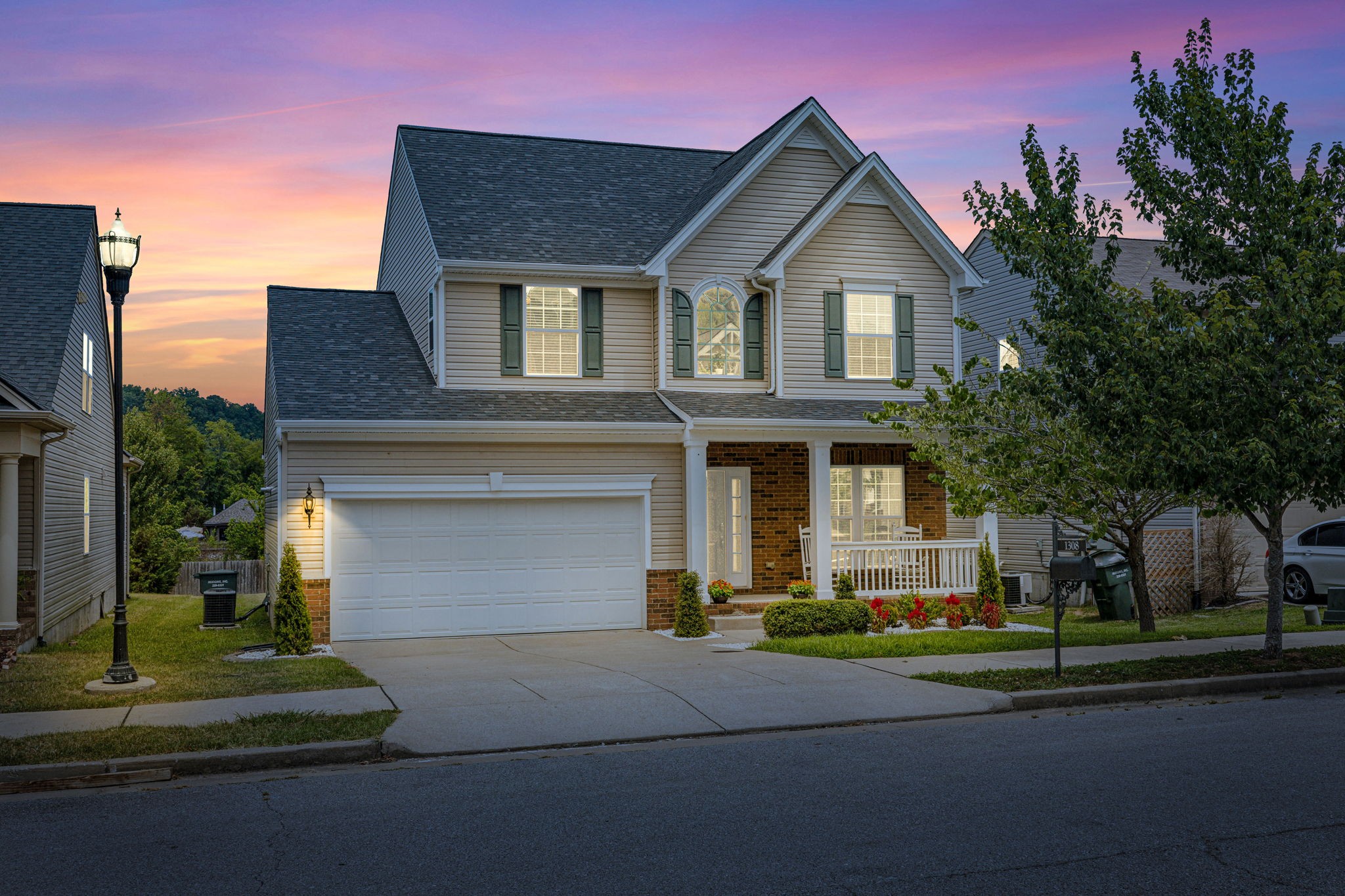 1308 Scarcroft Ln