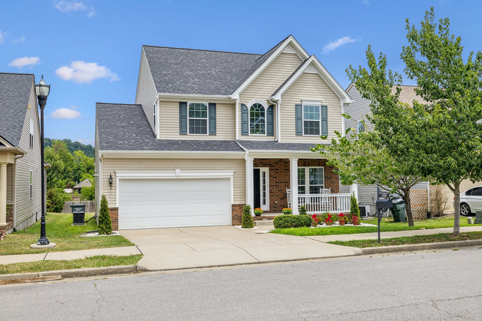1308 Scarcroft Ln