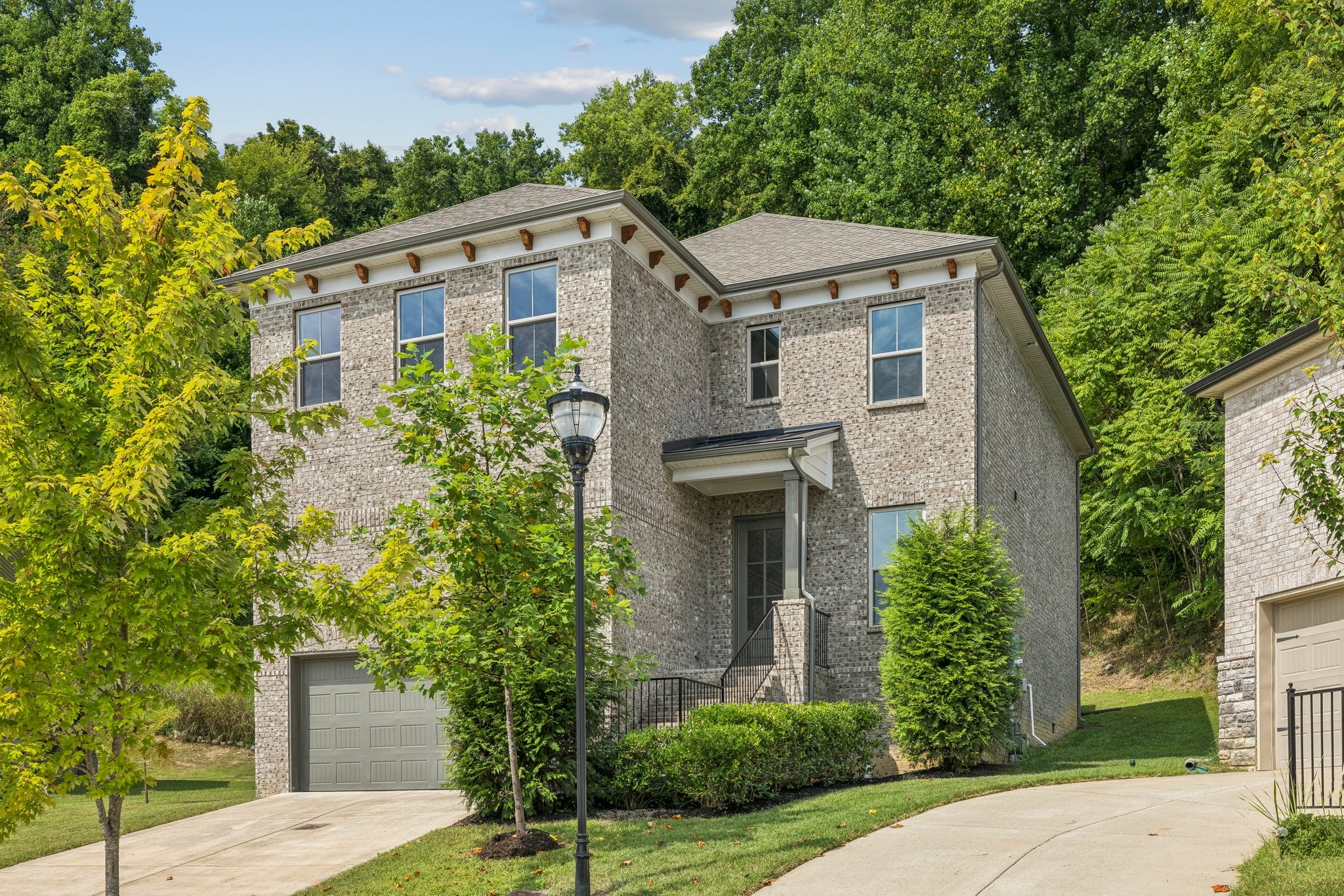 1457 Scarcroft Ln