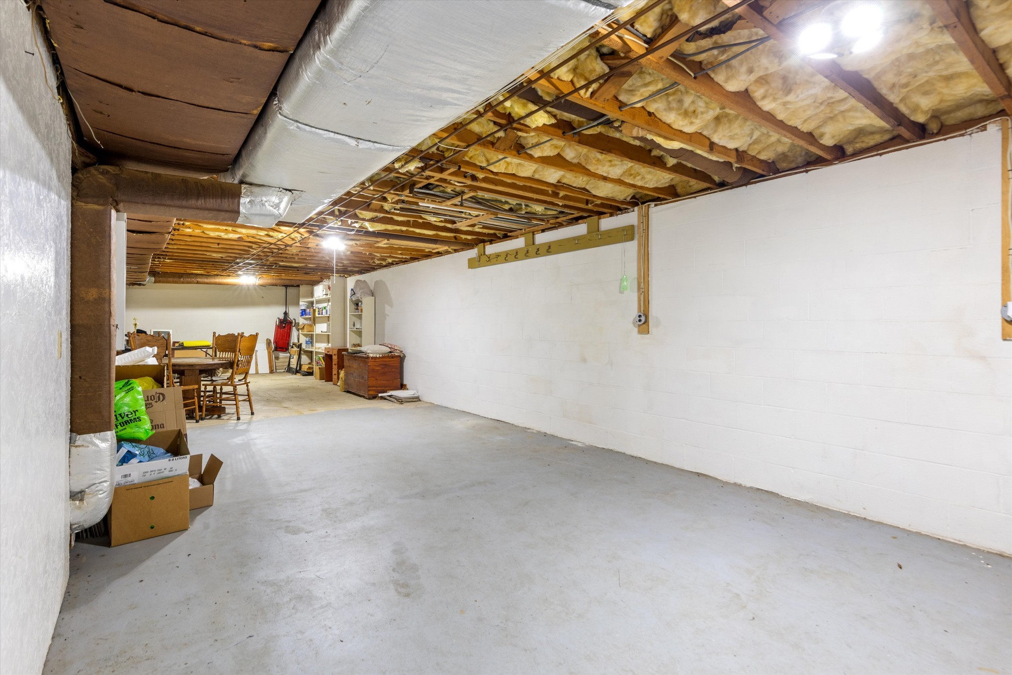 302 Hillview Dr