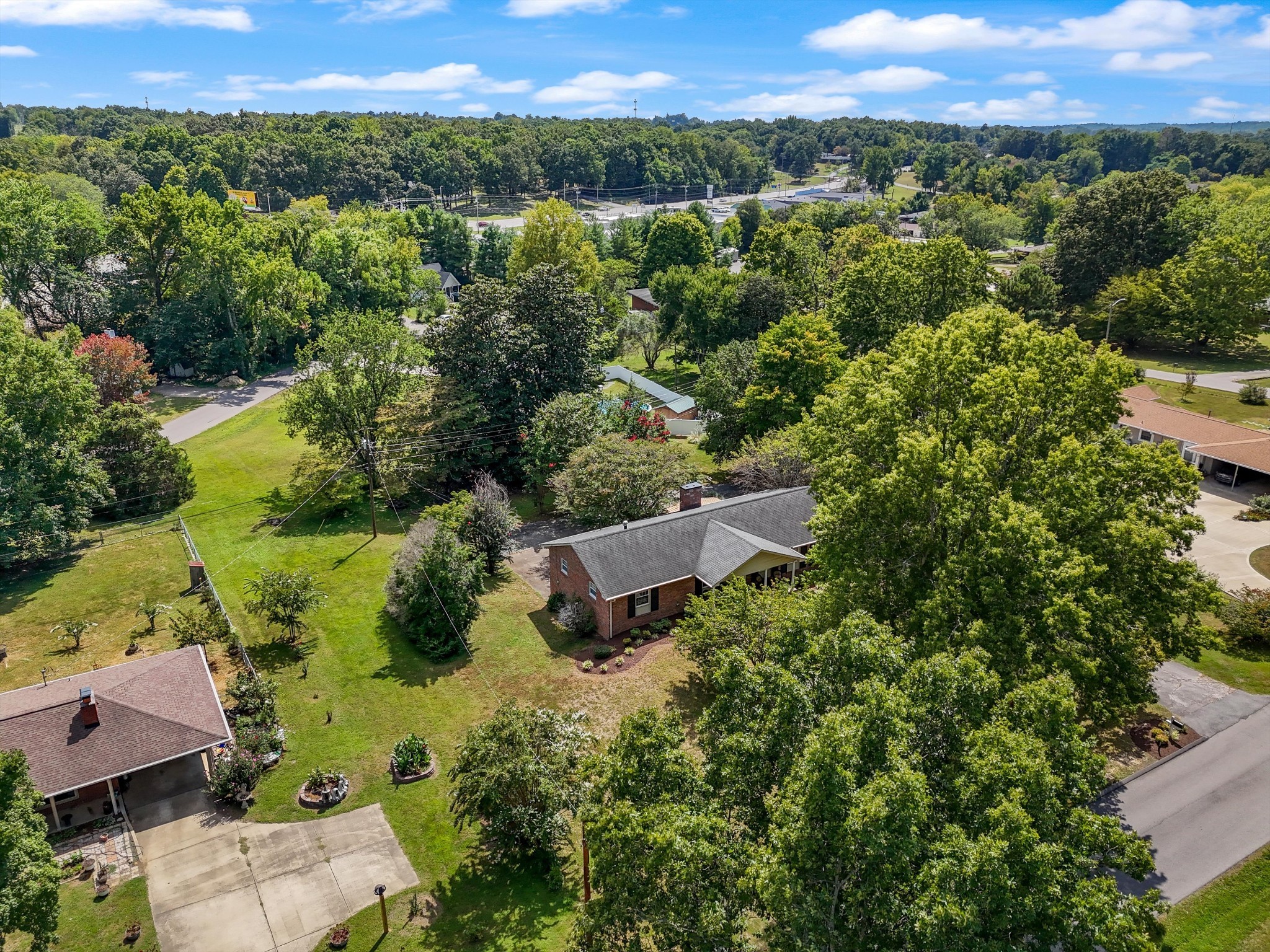 302 Hillview Dr