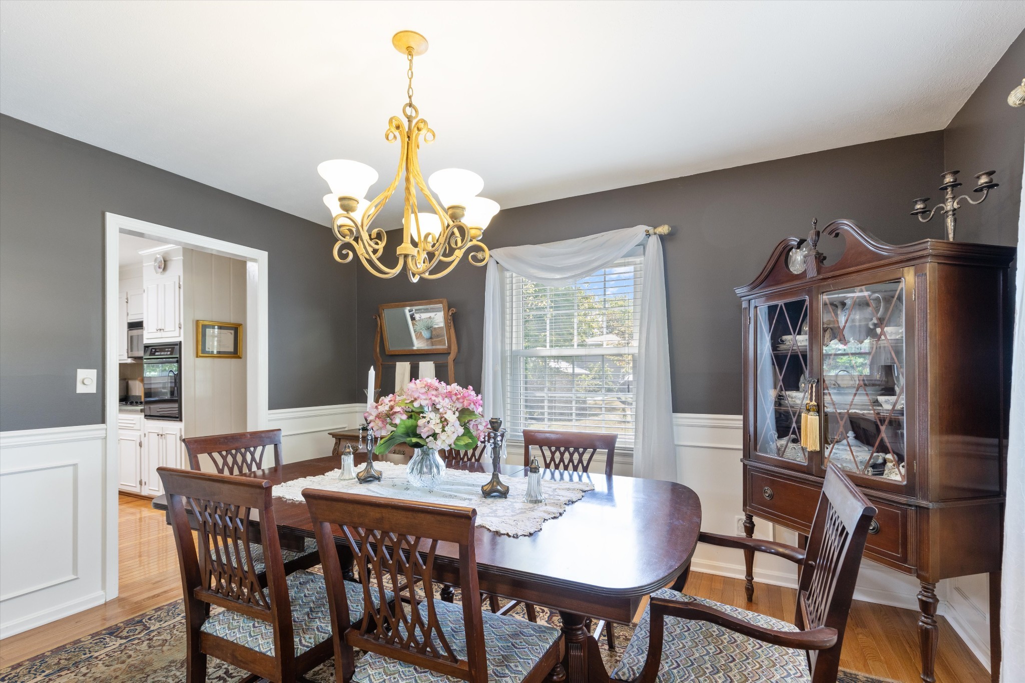 302 Hillview Dr