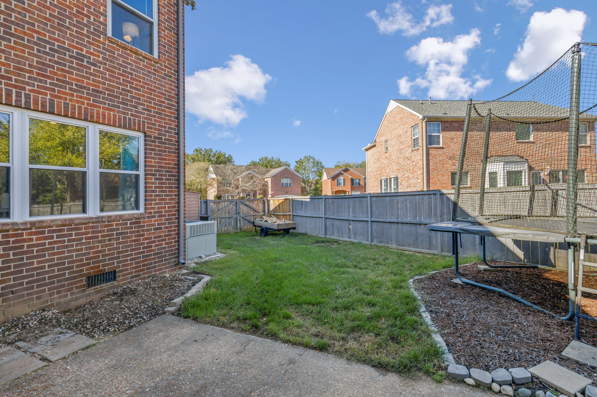 2204 Wimbledon Cir