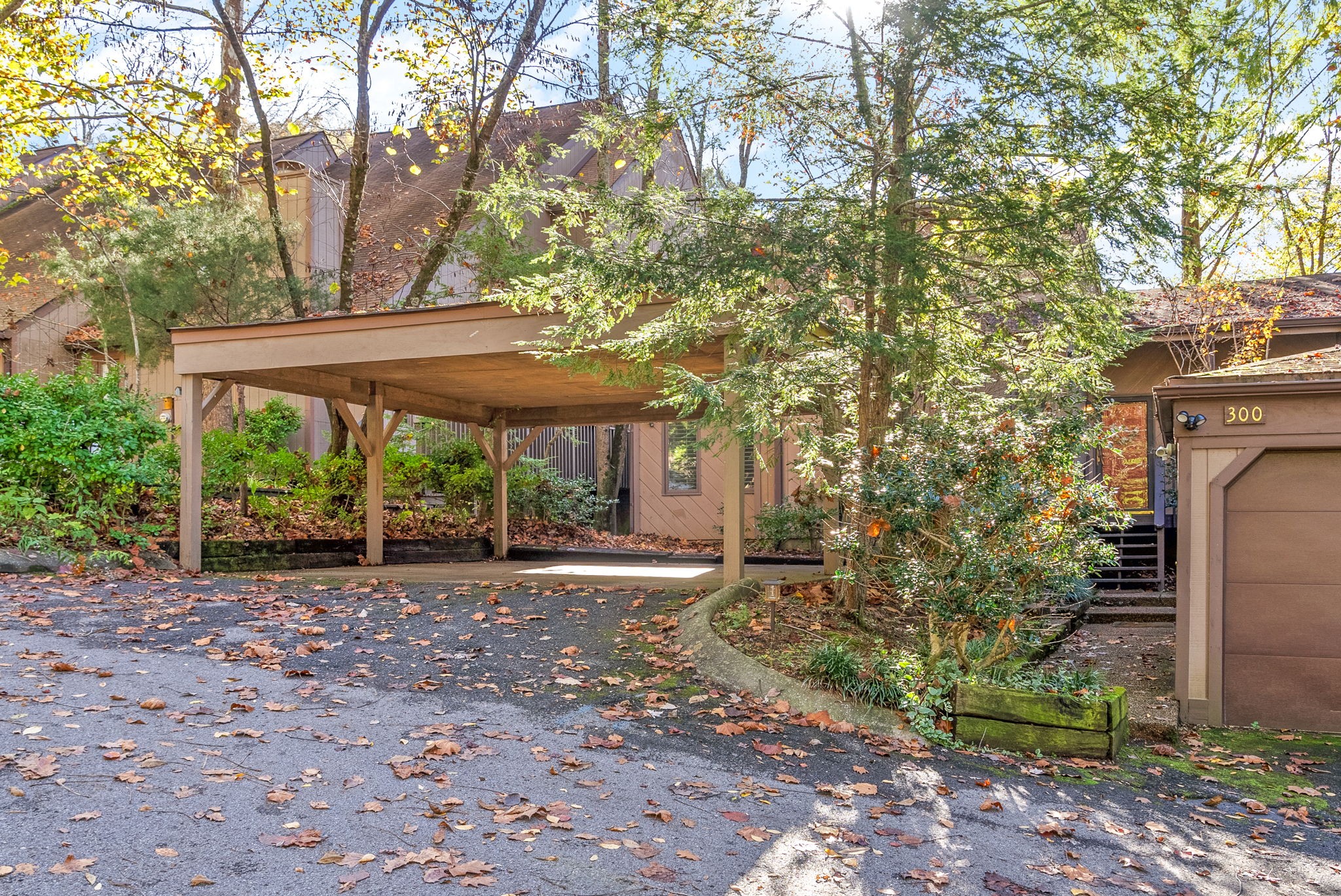 302 Chimney Hill