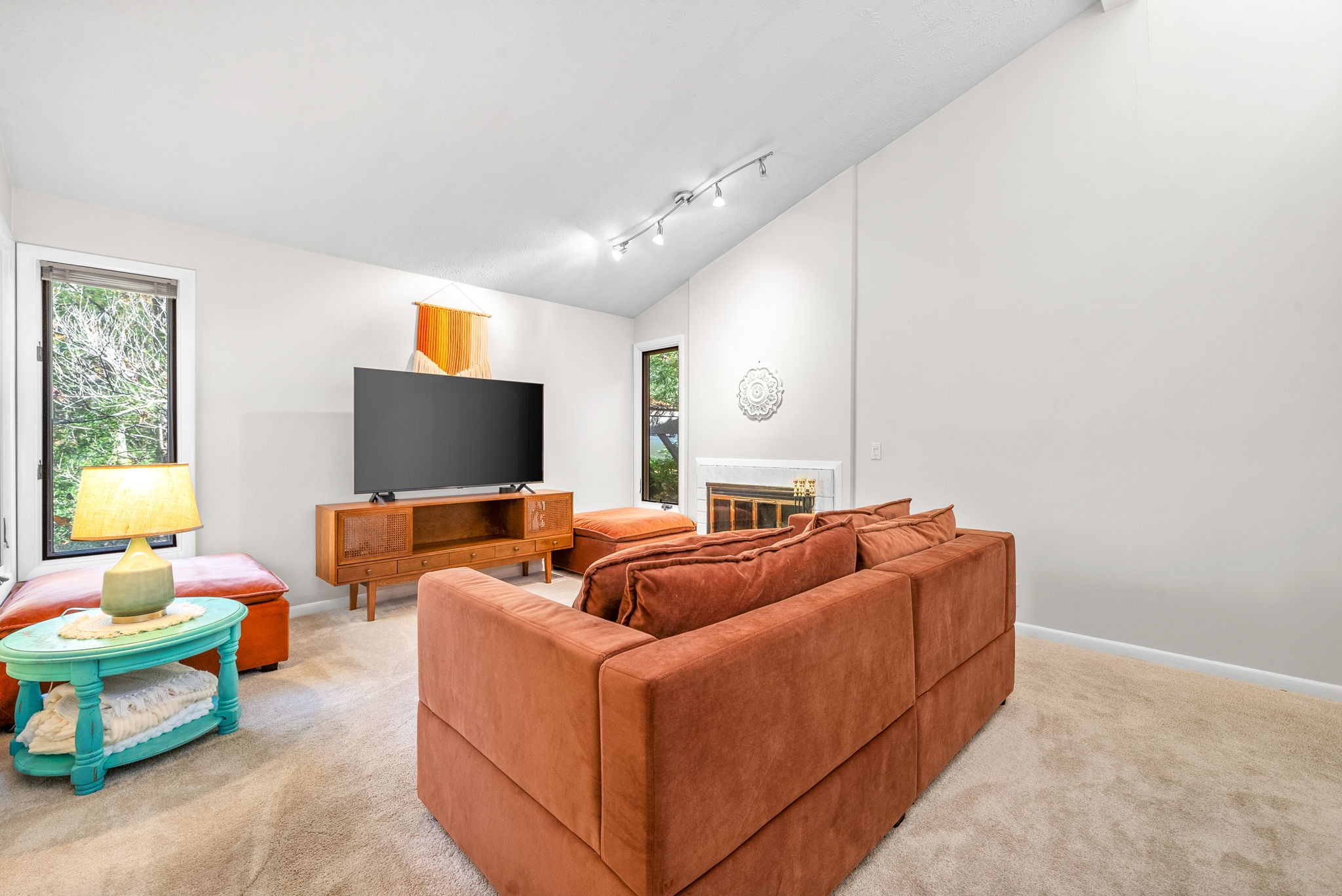 302 Chimney Hill