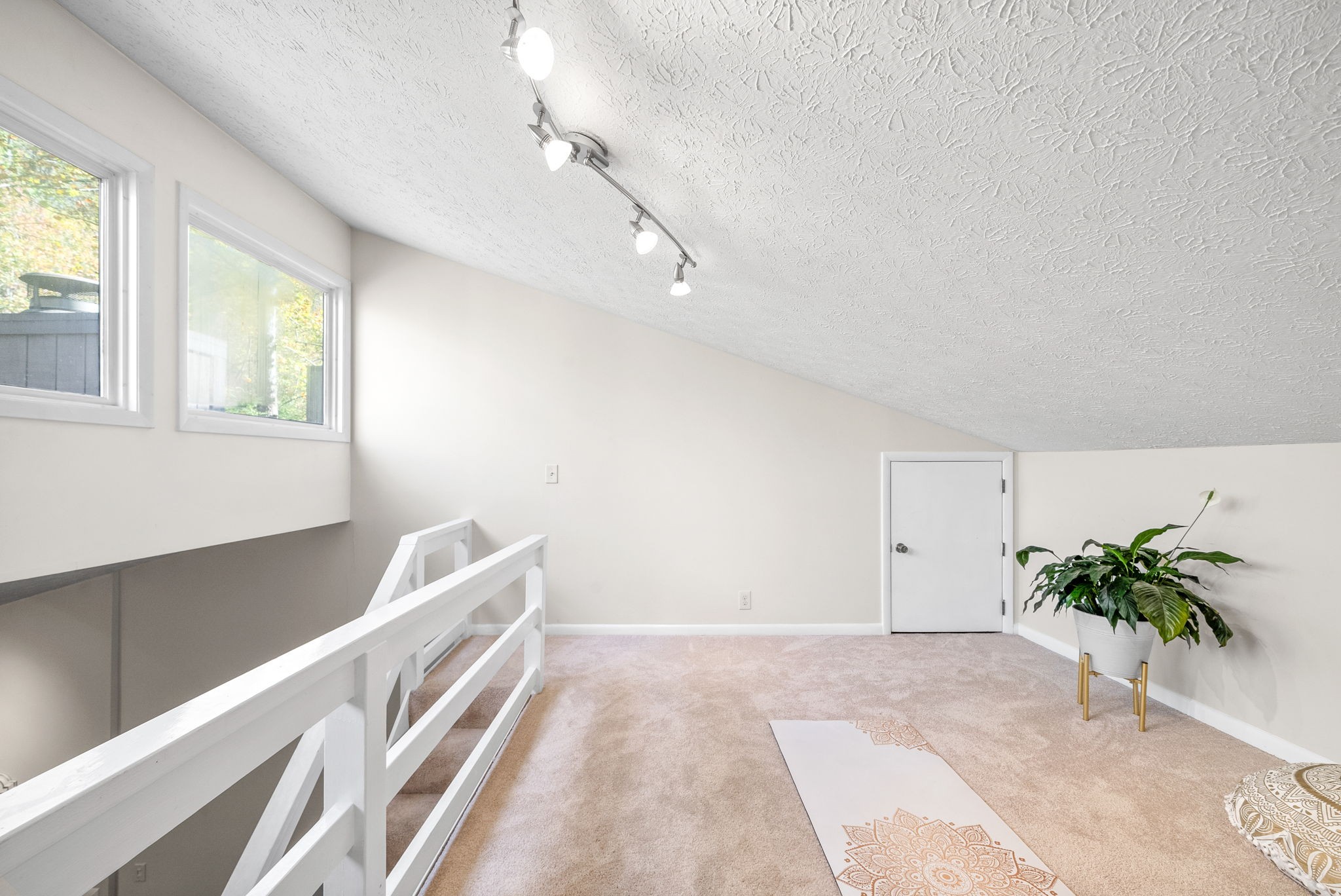 302 Chimney Hill