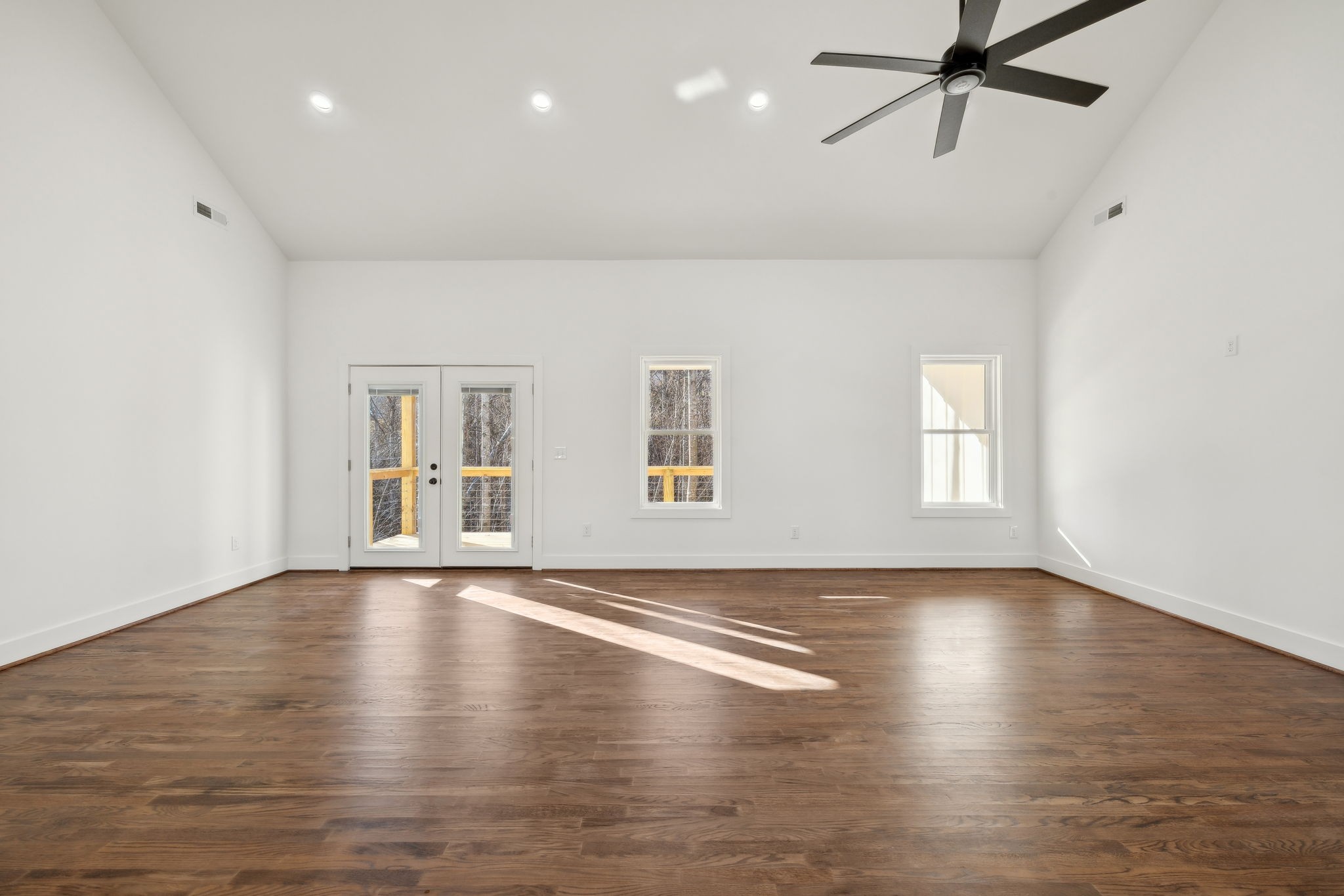 103 Laken Ln