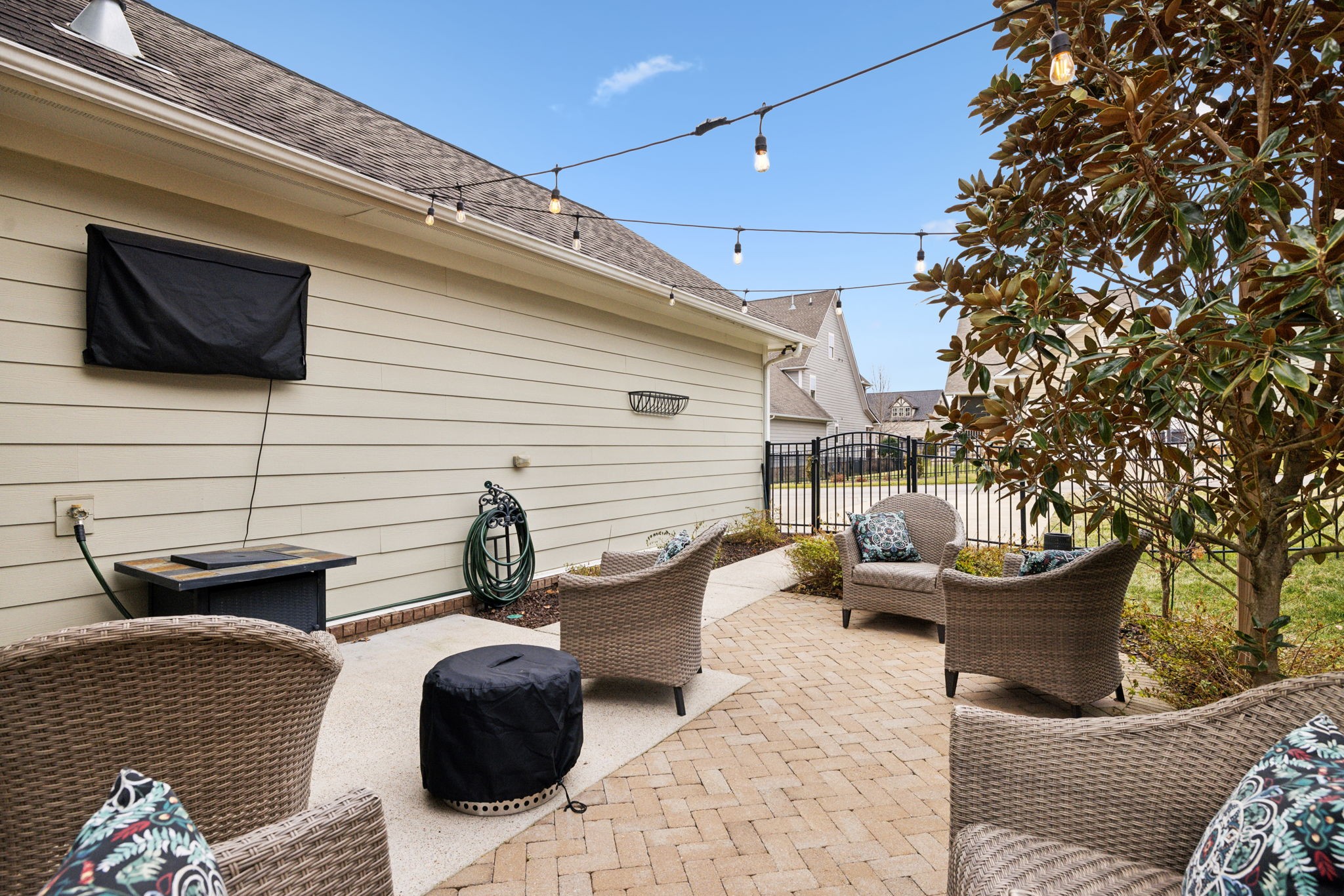 3120 Hazelton Dr