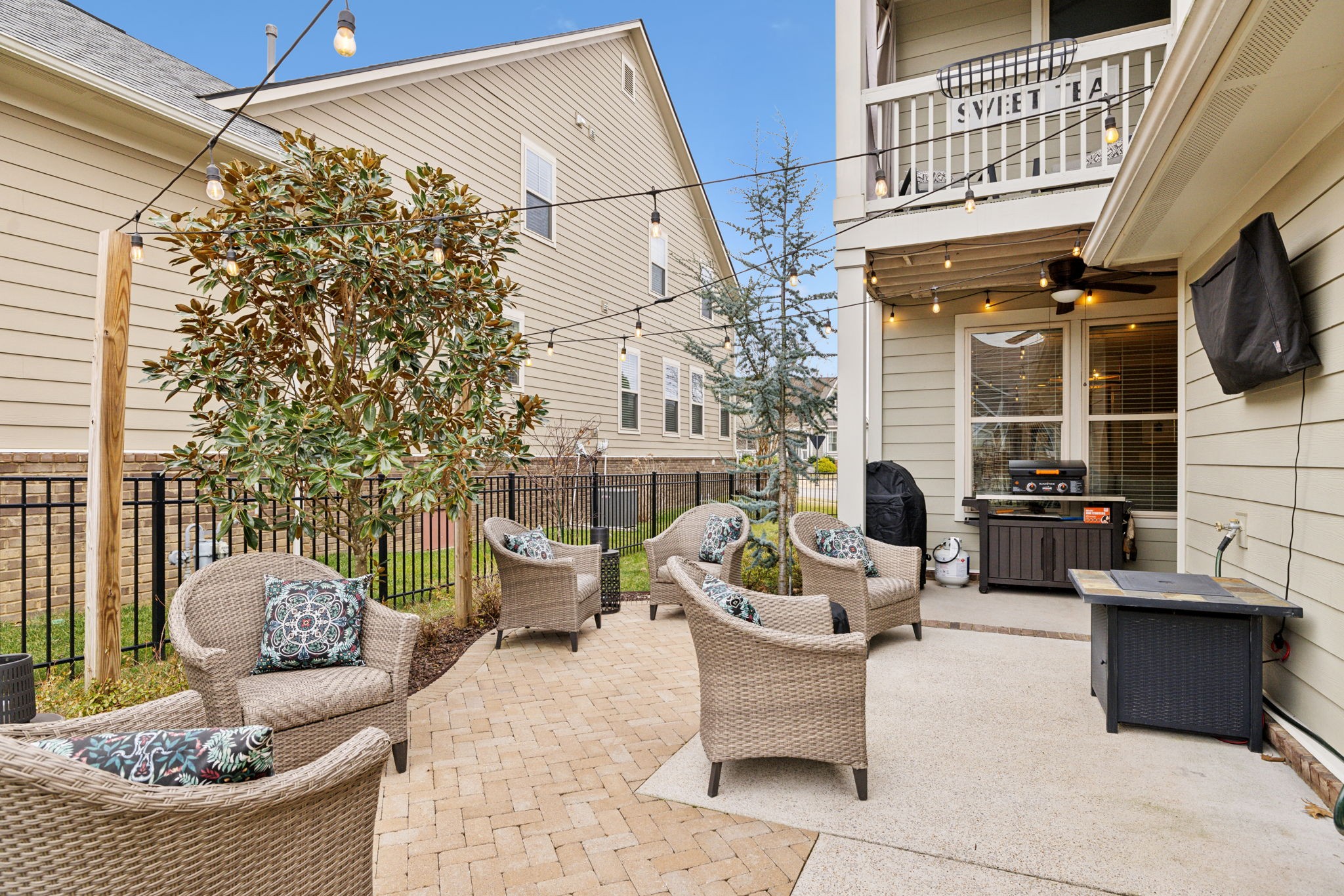 3120 Hazelton Dr