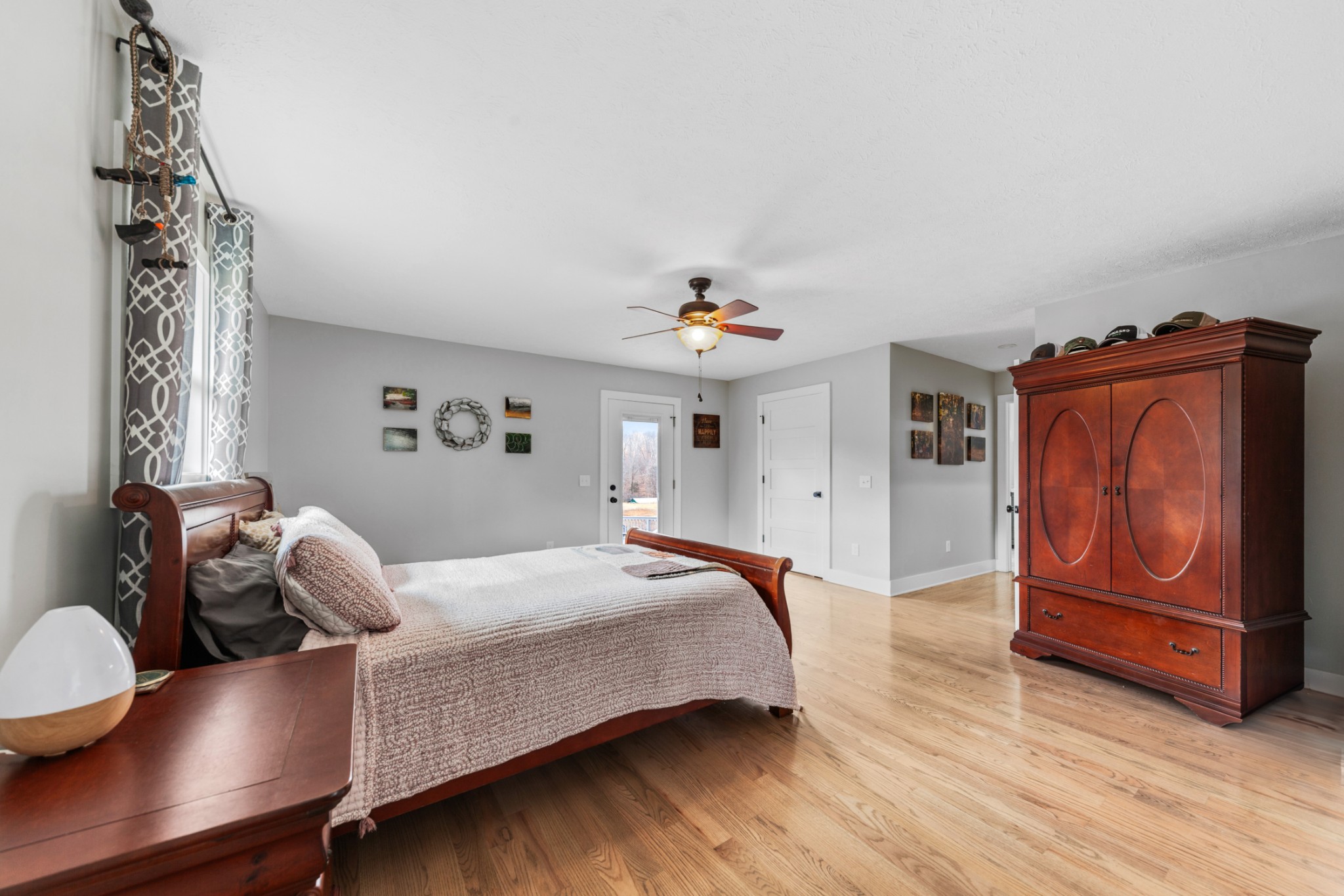 1801 Garrett Rd