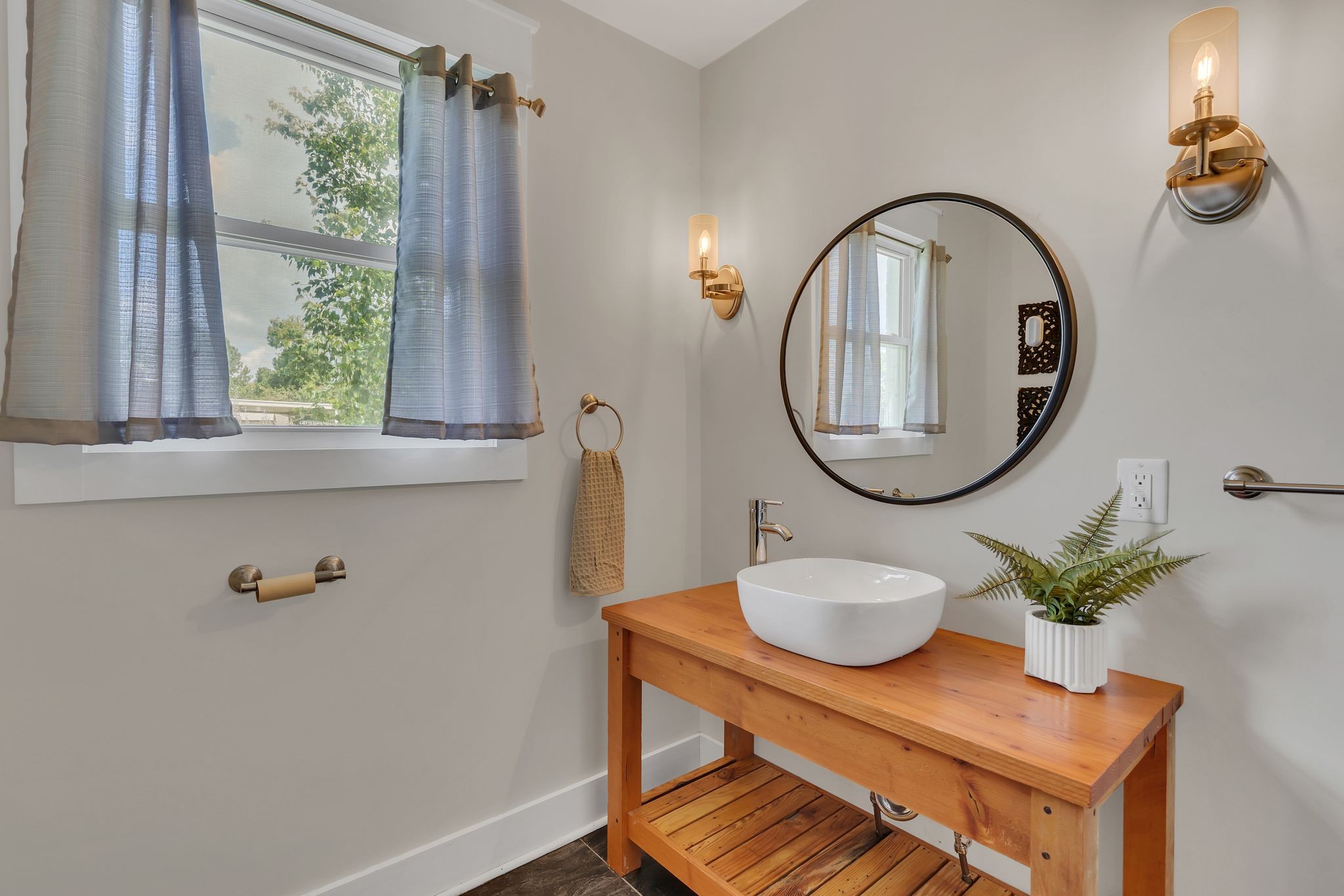 8188 Whites Creek Pike