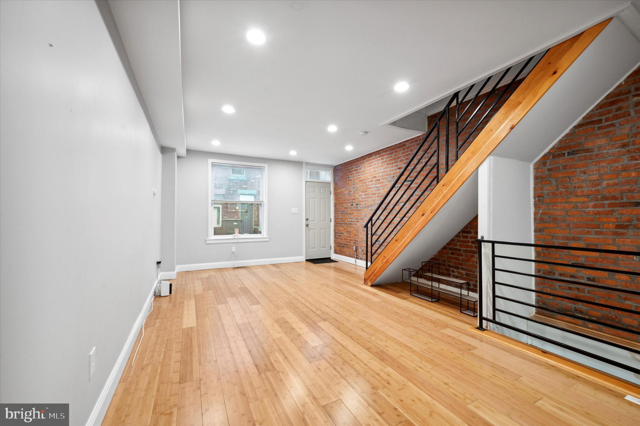 2002 S Croskey Street