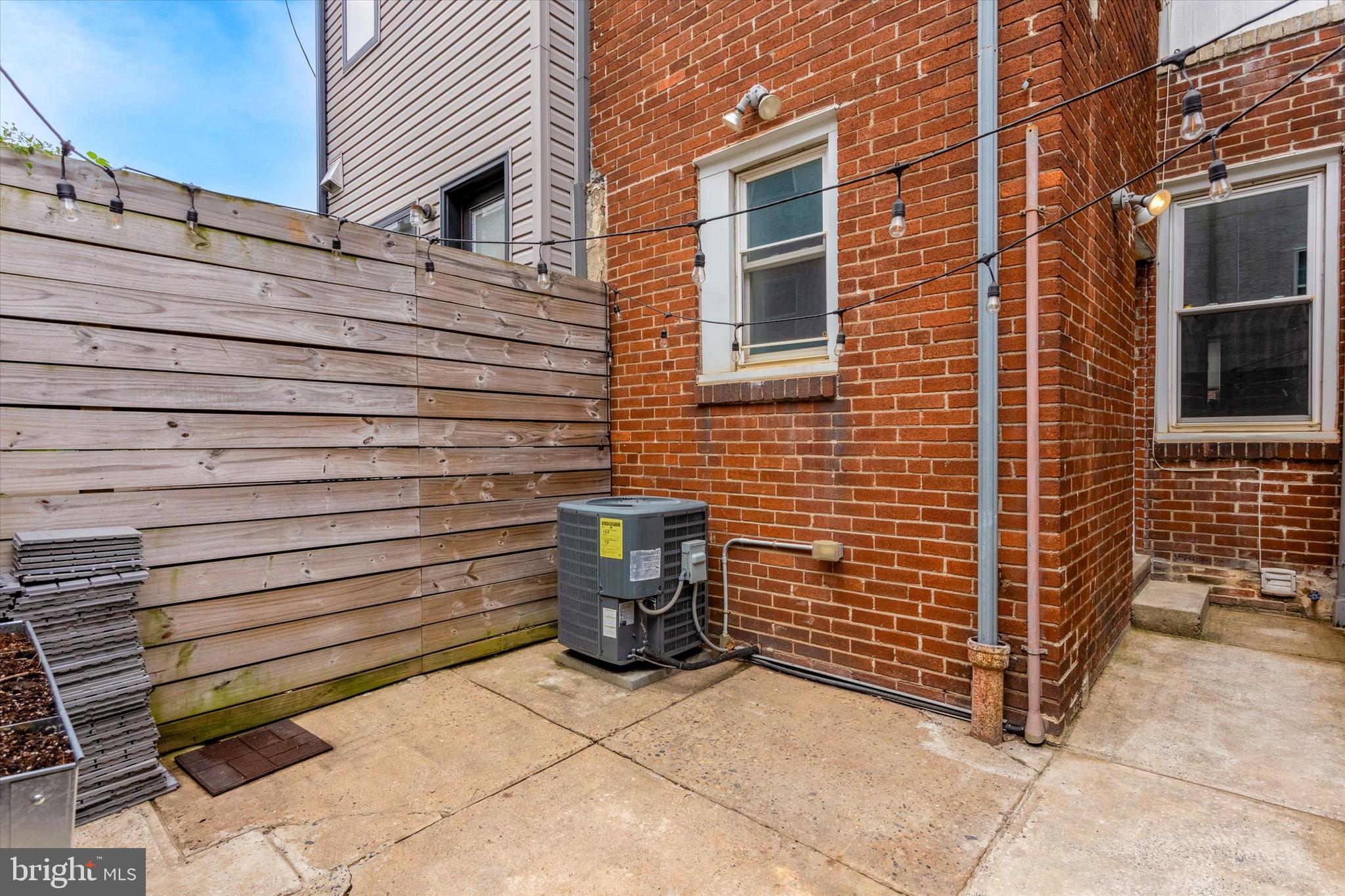 2053 MARTHA ST