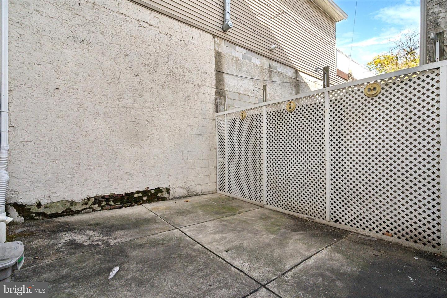 521 Fitzwater St
