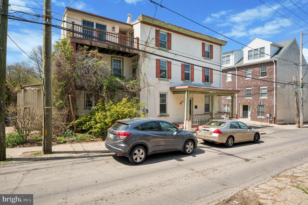 447 DUPONT STREET