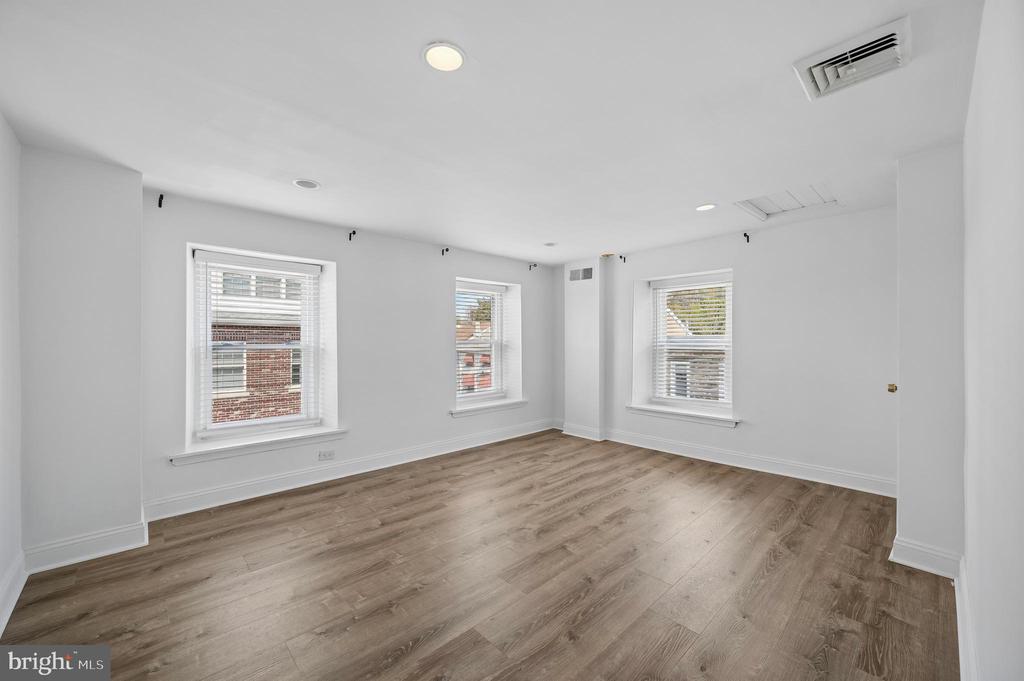 447 DUPONT STREET