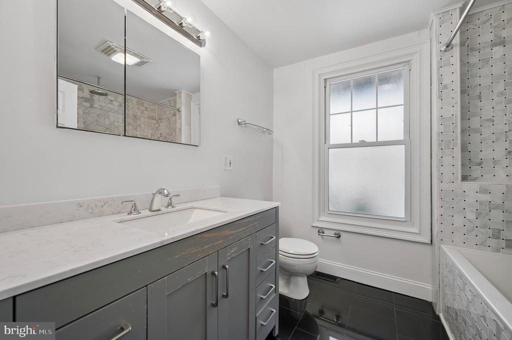 447 DUPONT STREET