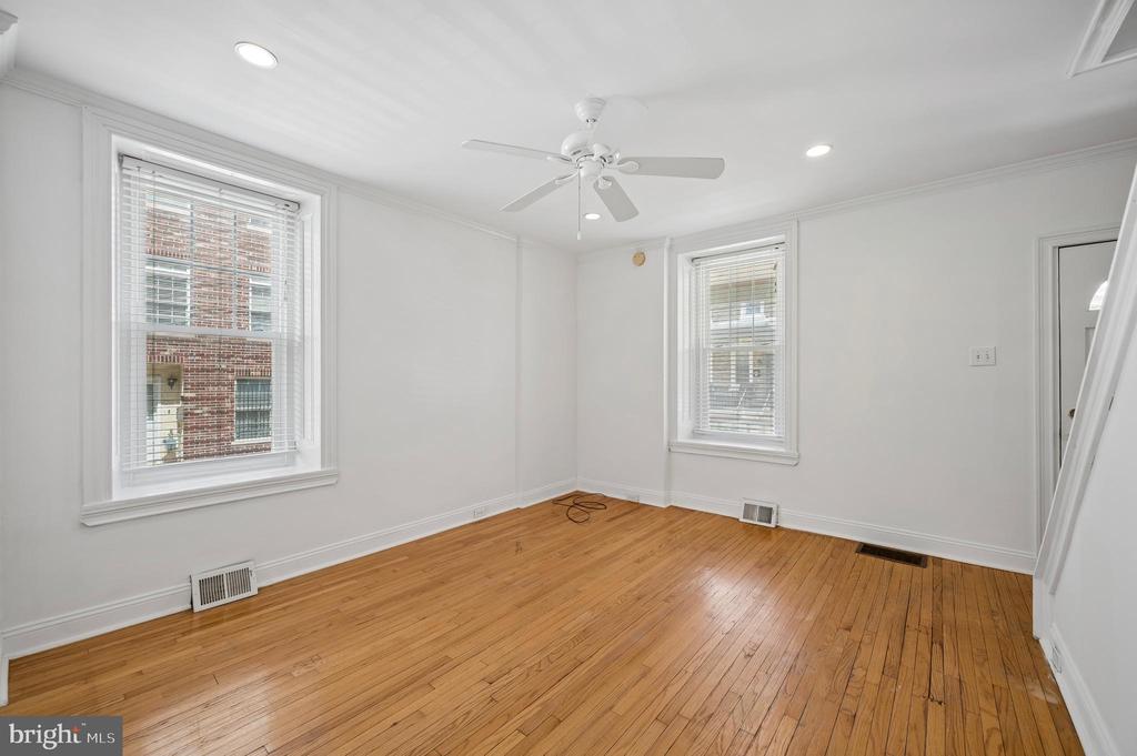 447 DUPONT STREET