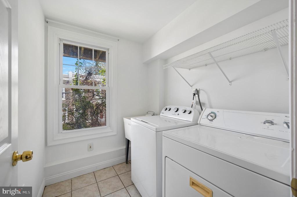447 DUPONT STREET