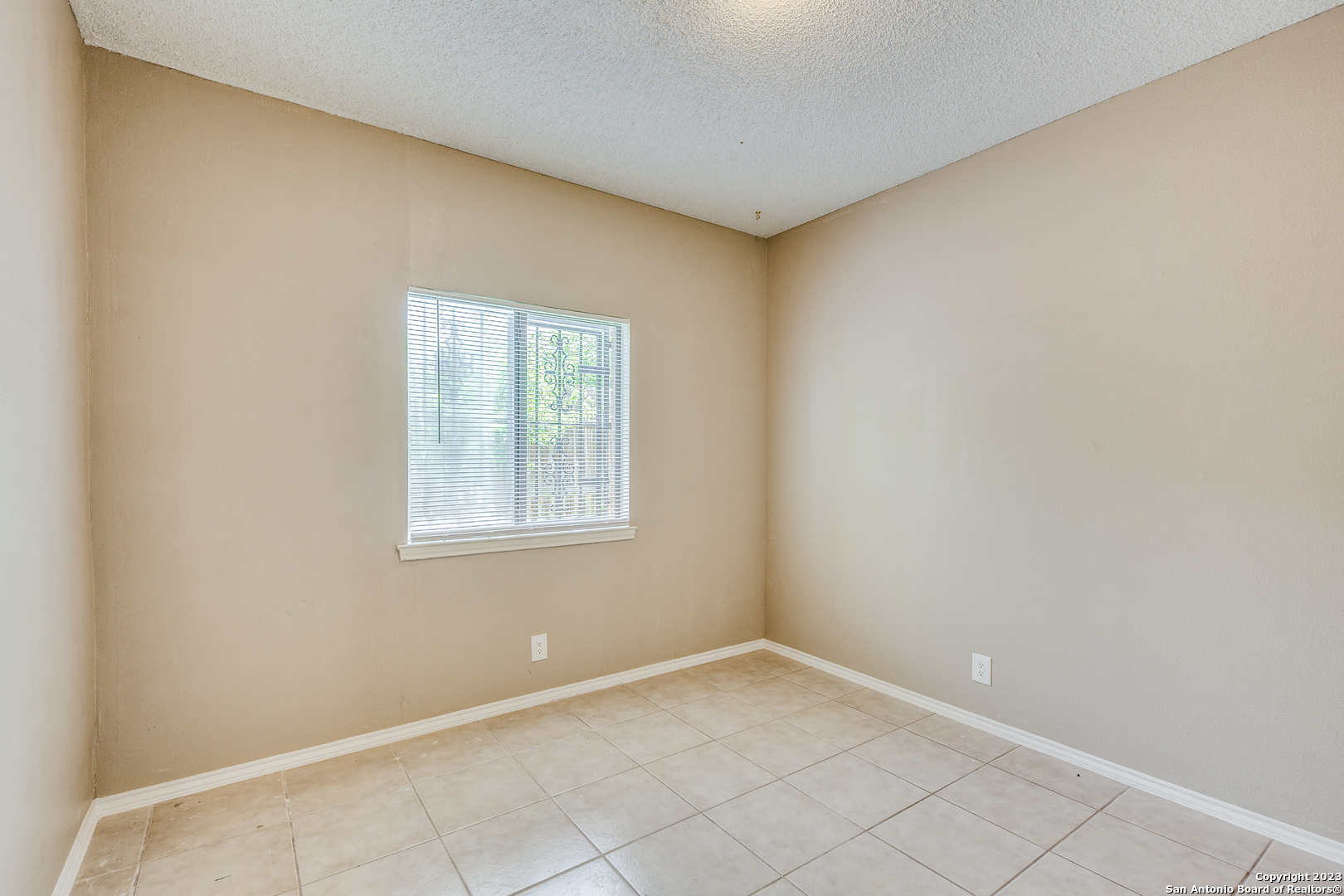 7335 SAWGRASS