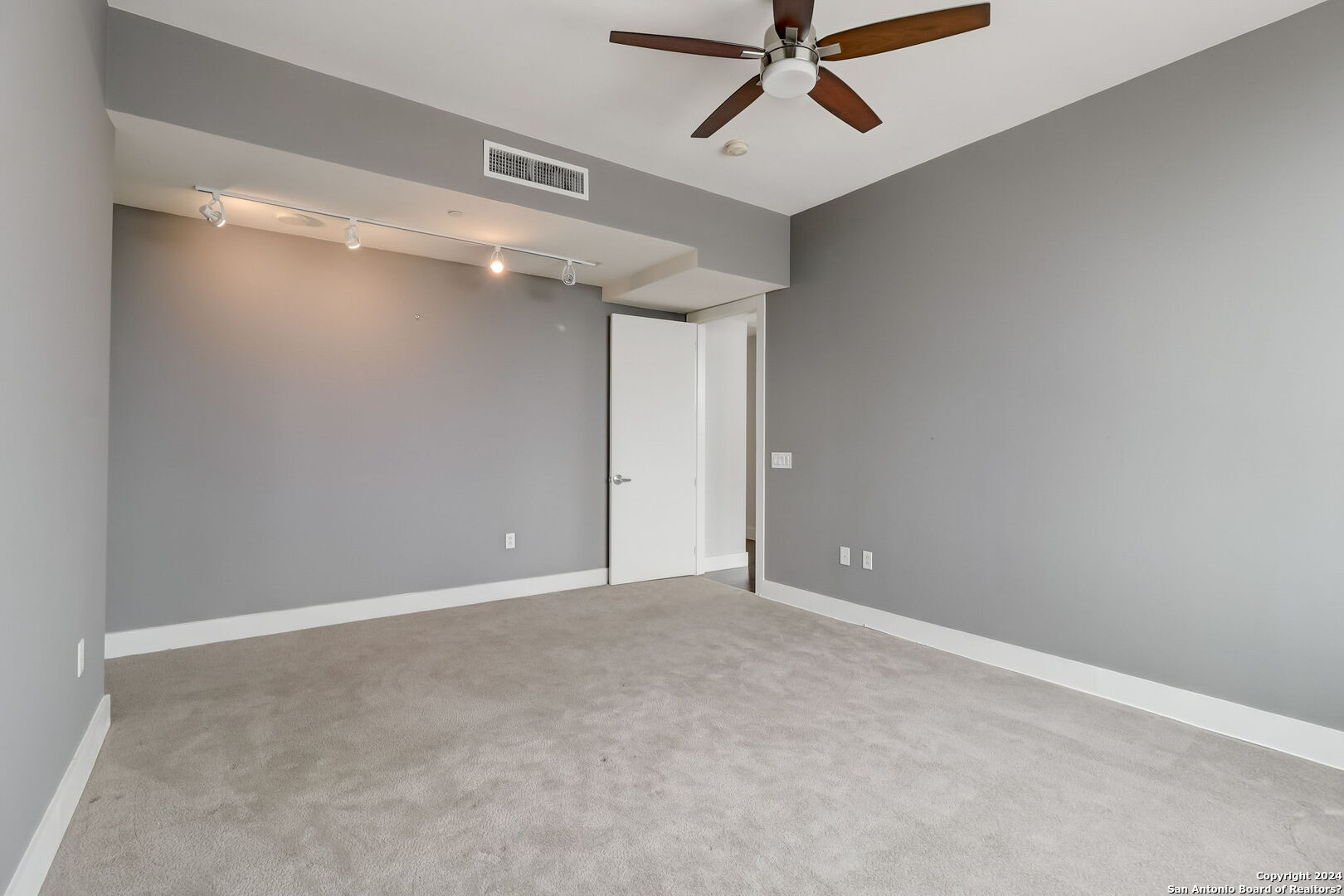 610 E Market St Unit: 2619