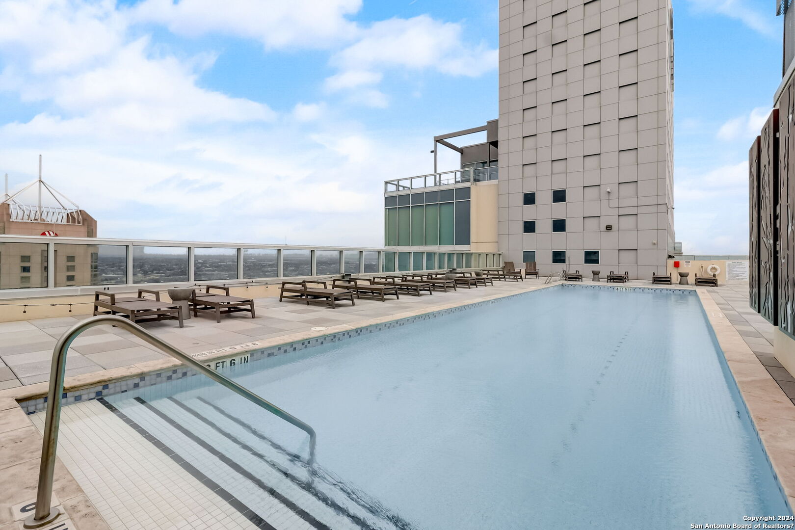 610 E Market St Unit: 2619